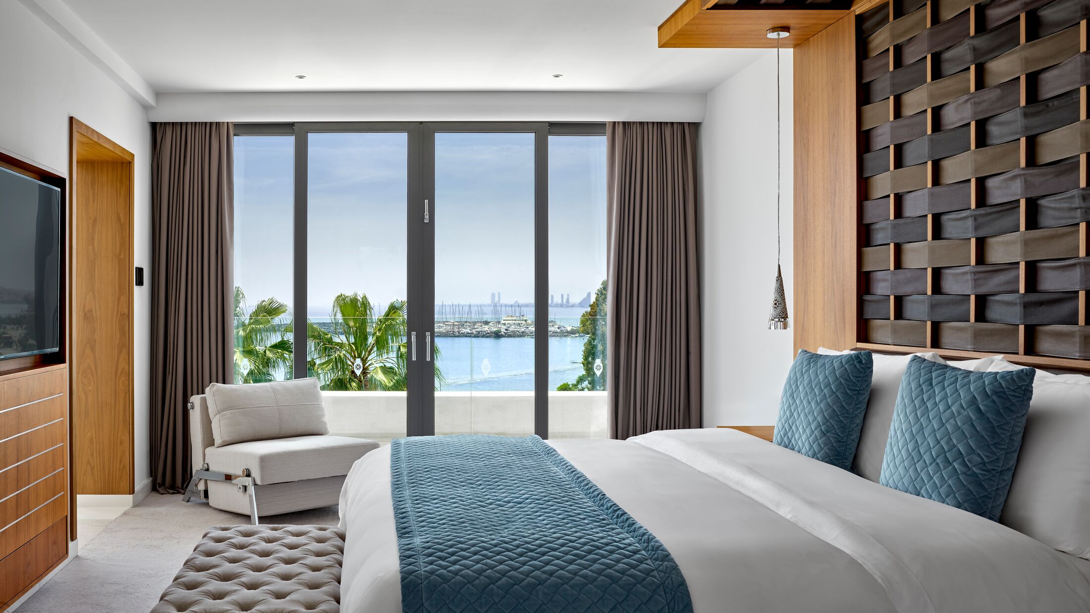 ParkLane-Limassol-2025-Panoramic-Suite-Sea-View-001-100714-Hybris