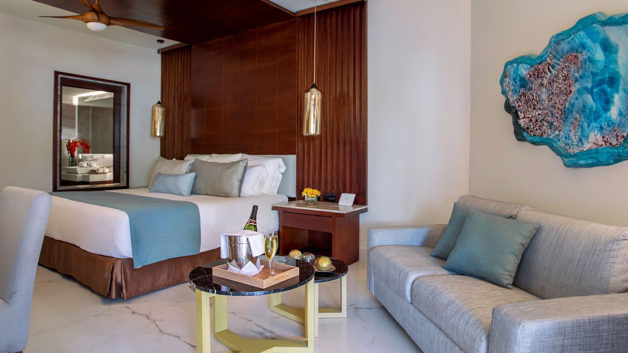 Secrets-Royal-2022-Junior-Suite-002-118629-Hybris