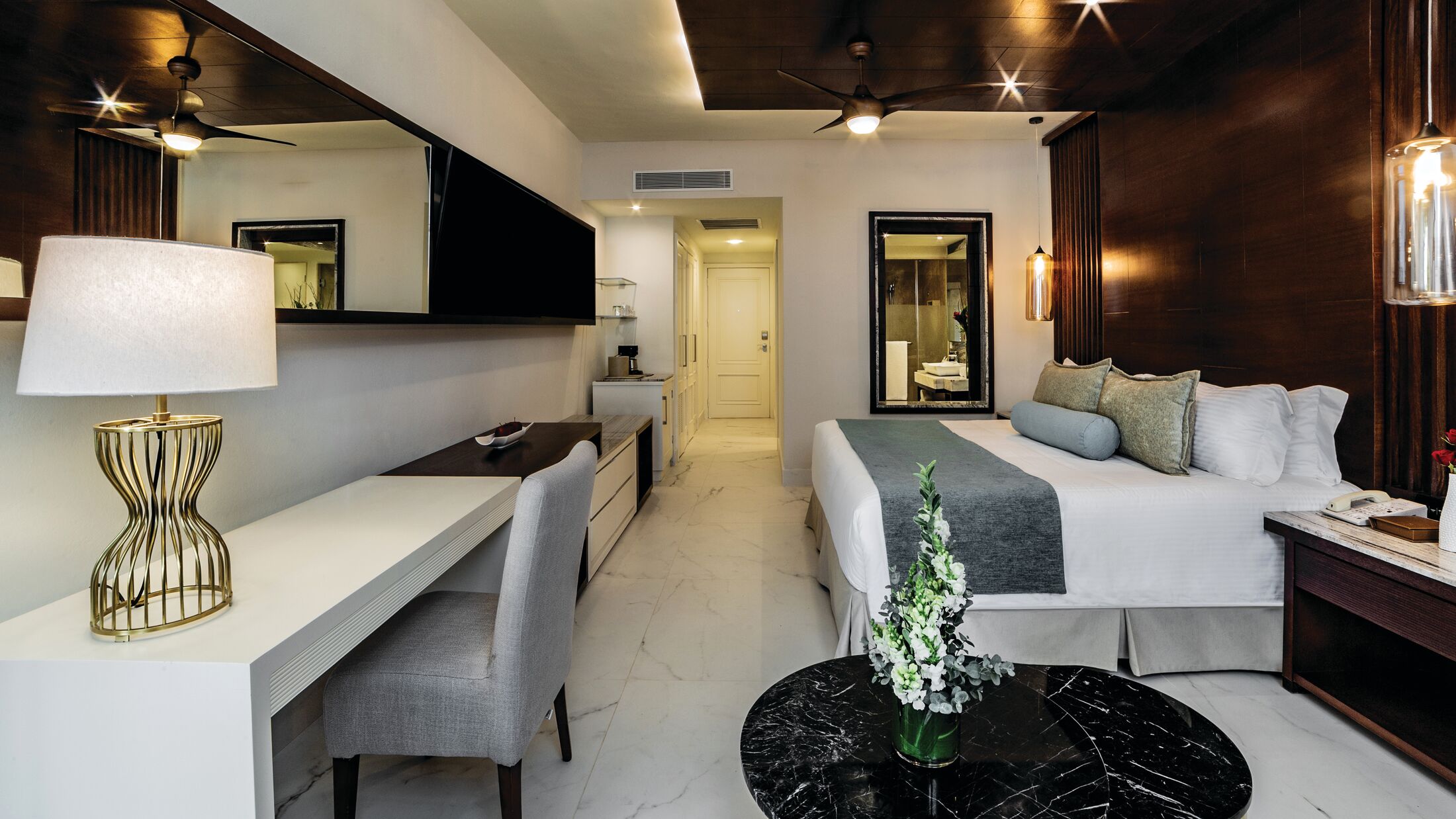 Secrets-Royal-2022-Junior-Suite-008-118629-Hybris