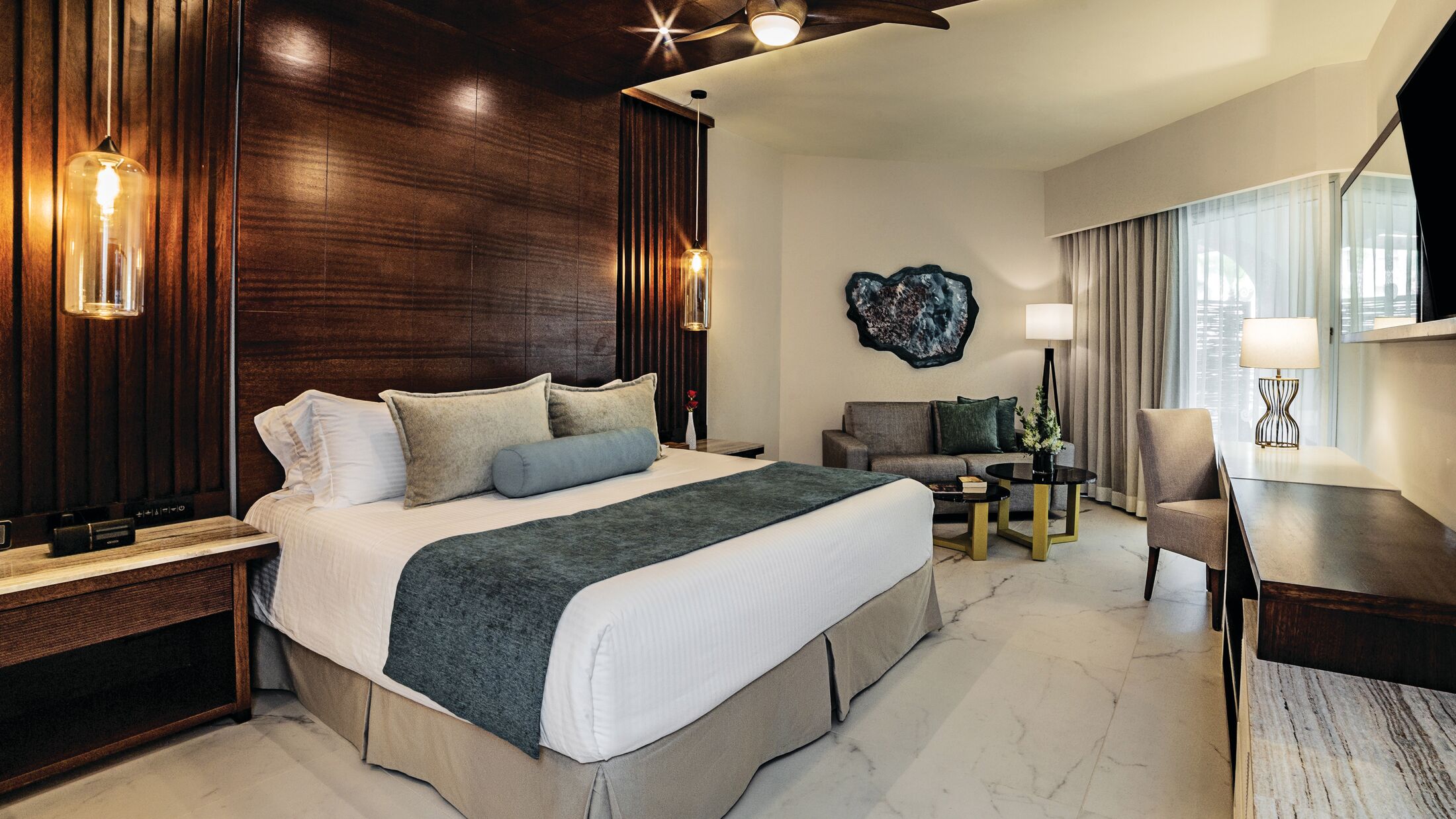 Secrets-Royal-2022-Junior-Suite-009-118629-Hybris