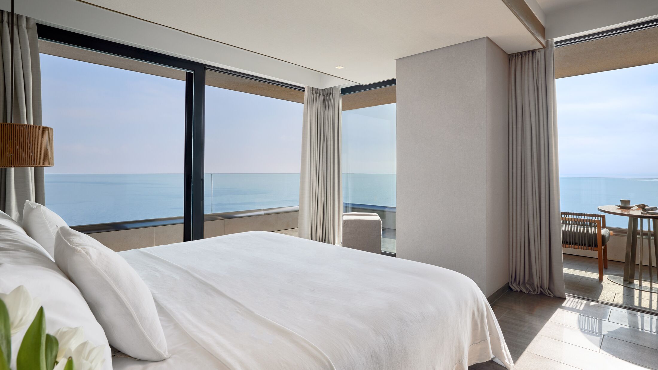 Angsana-Corfu-2023-Ionian-Corner-Suite-Sea-View-008-121921-Hybris