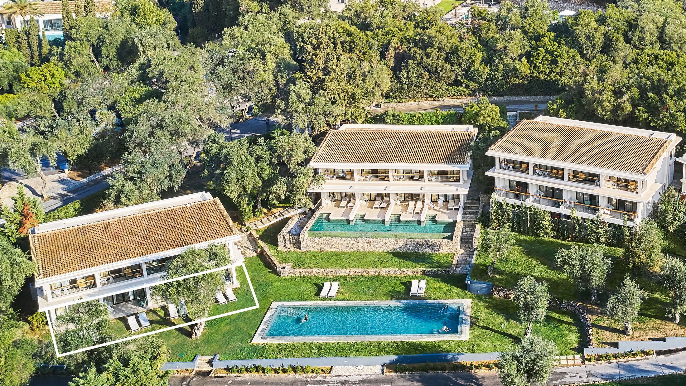 Grecotel-Imperial-Corfu-2025-Family-Bungalow-Open-Plan-Sharing-Pool-003-104533-Hybris