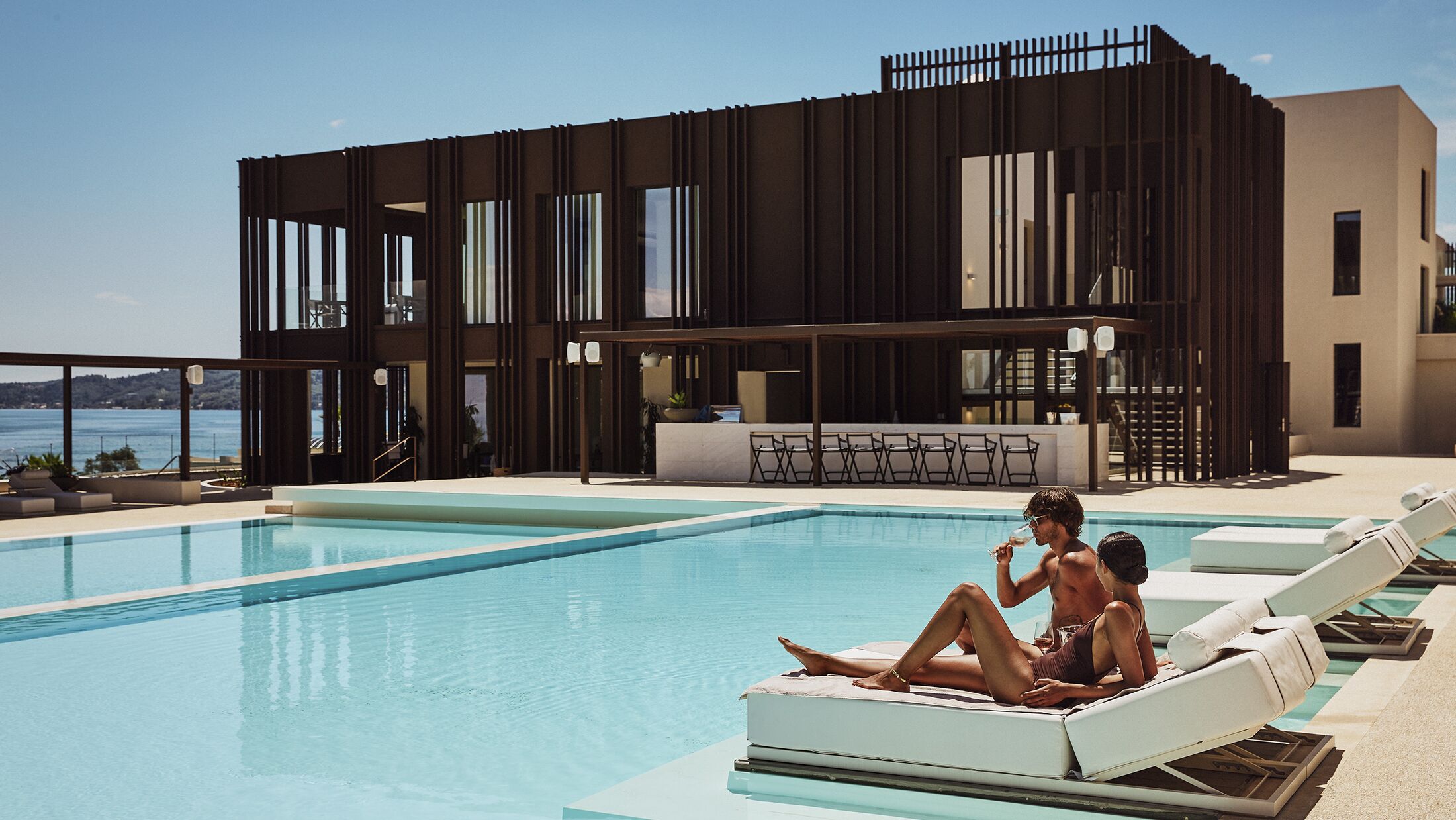 Domes-Miramare-2022-Panoramic-Wing-Pool-Bar-002-121333-Hybris