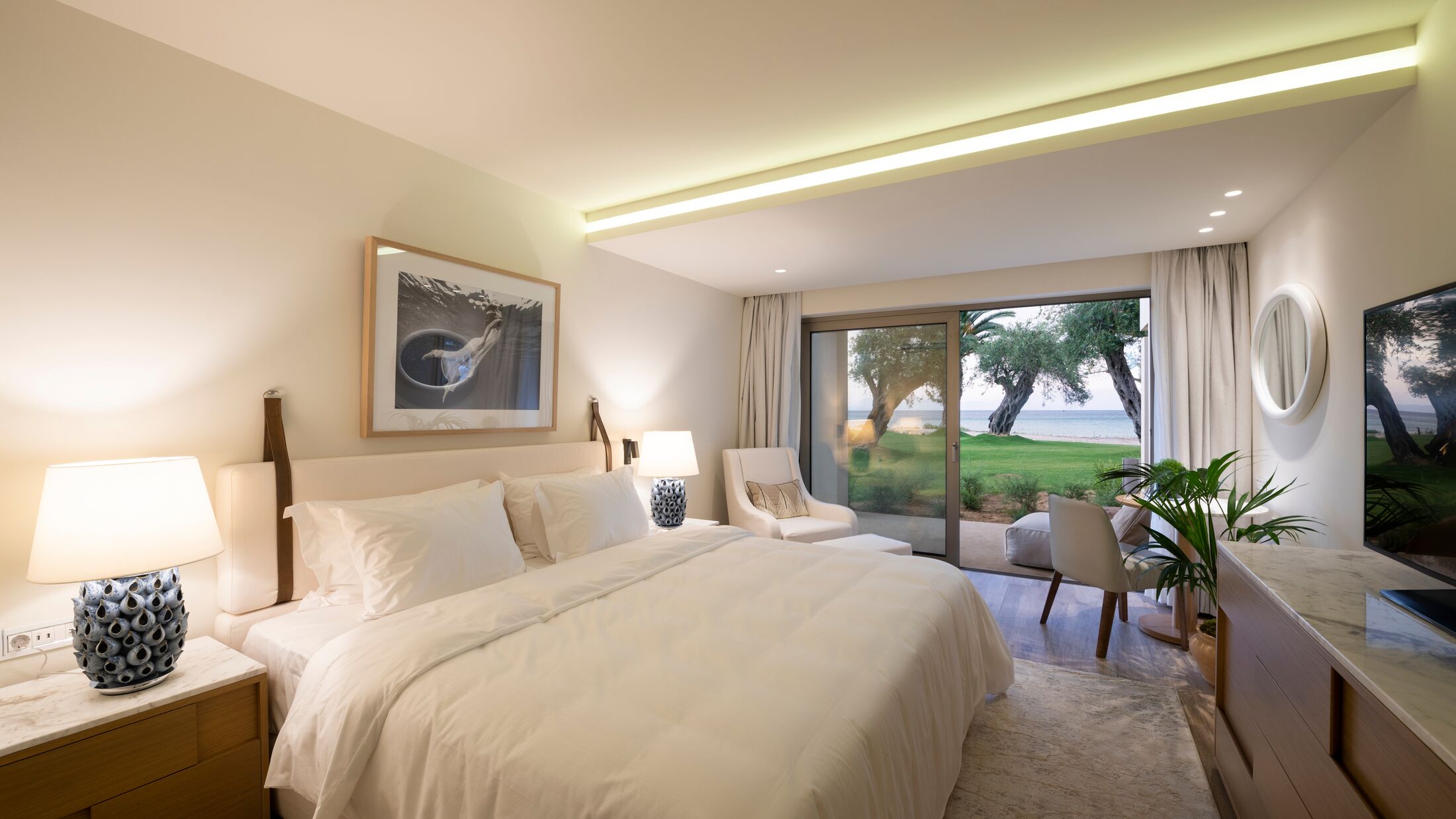 Domes-Miramare-2022-Emerald-Retreat-Beachfront-001-121333-Hybris