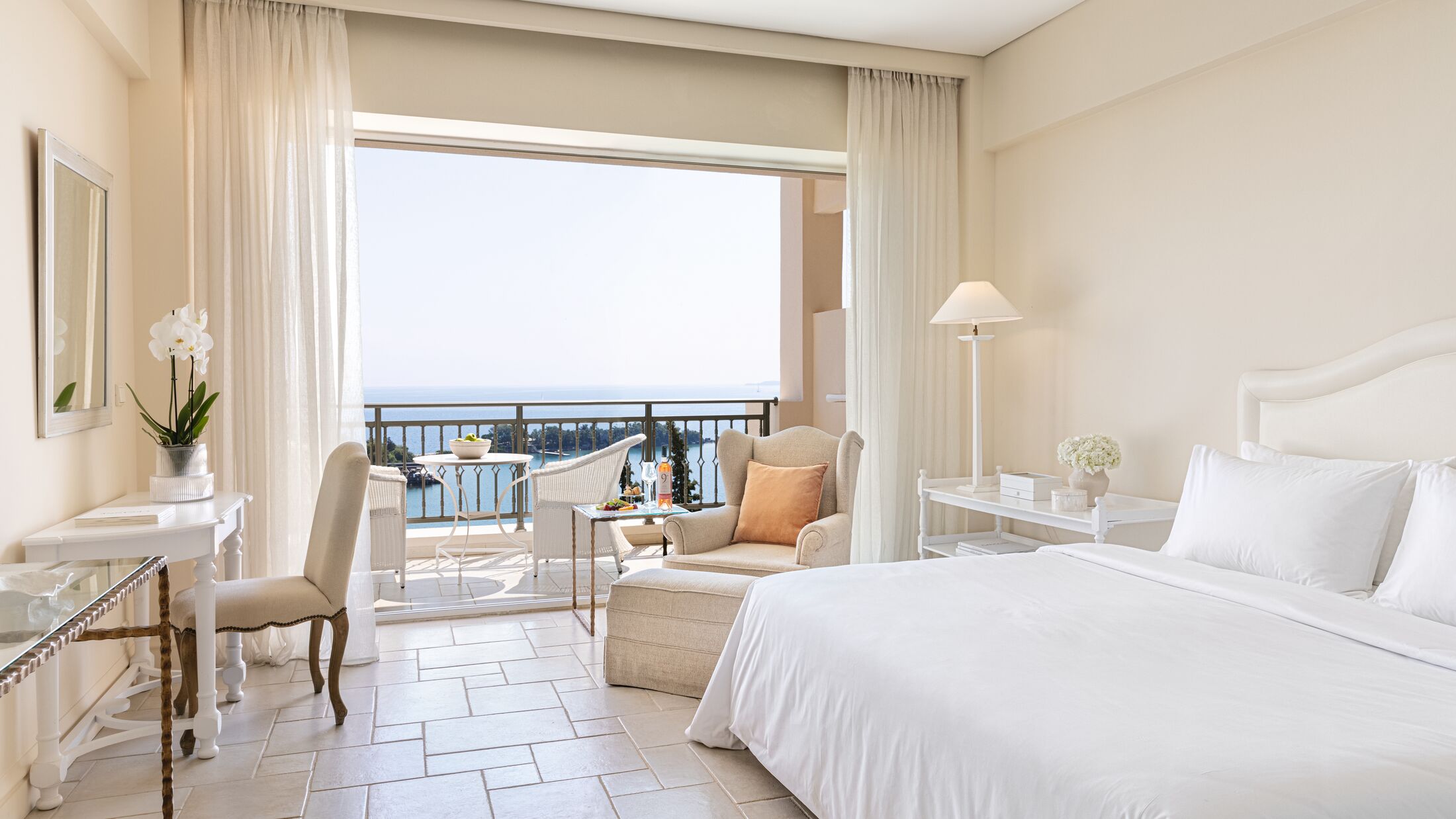 Grecotel-Eva-Palace-2024-Superior-Panoramic-Room-Sea-View-001-121901-Hybris