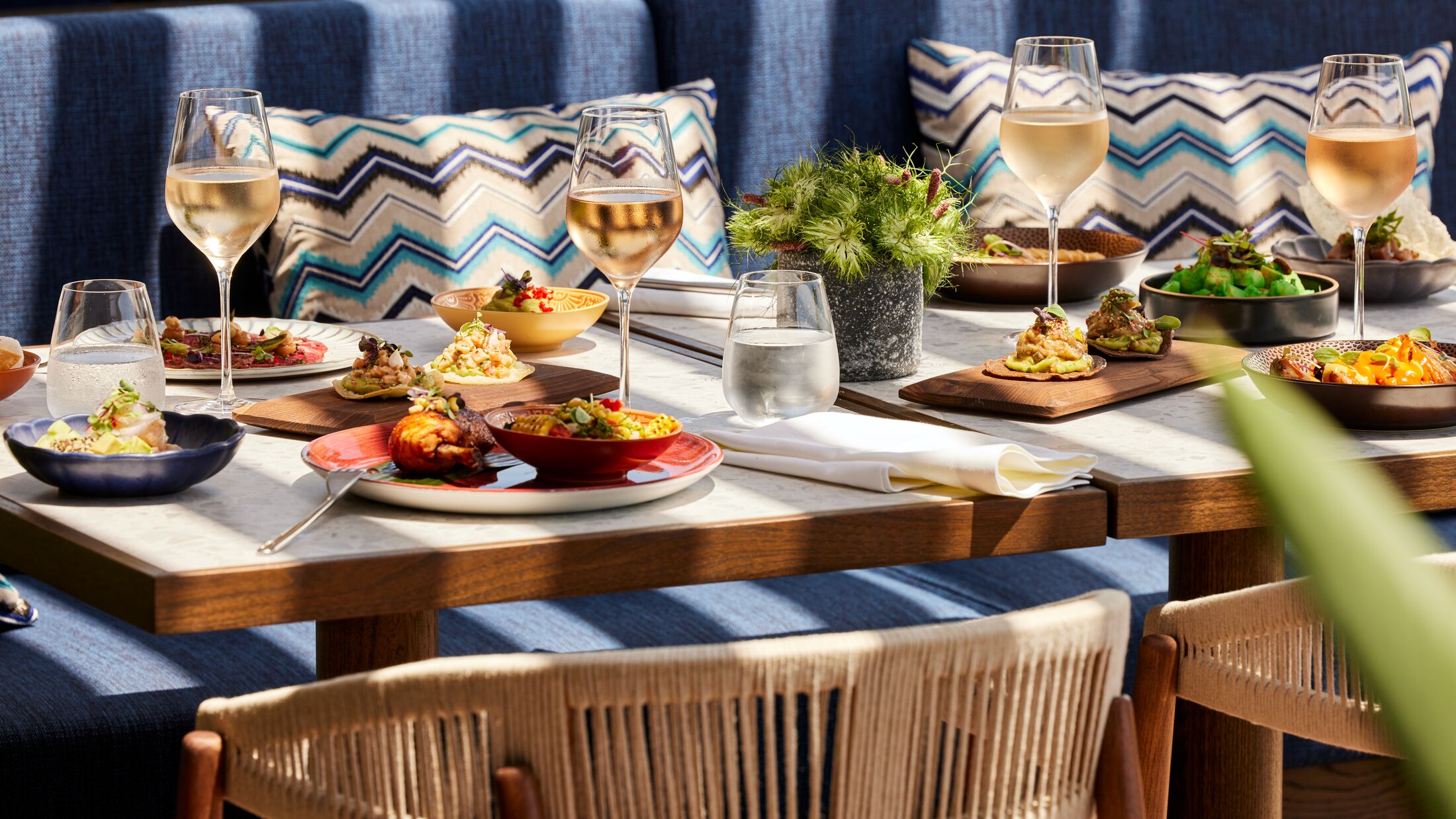 Ikos-Odisia-2024-Azul-Restaurant-002-121822-Hybris