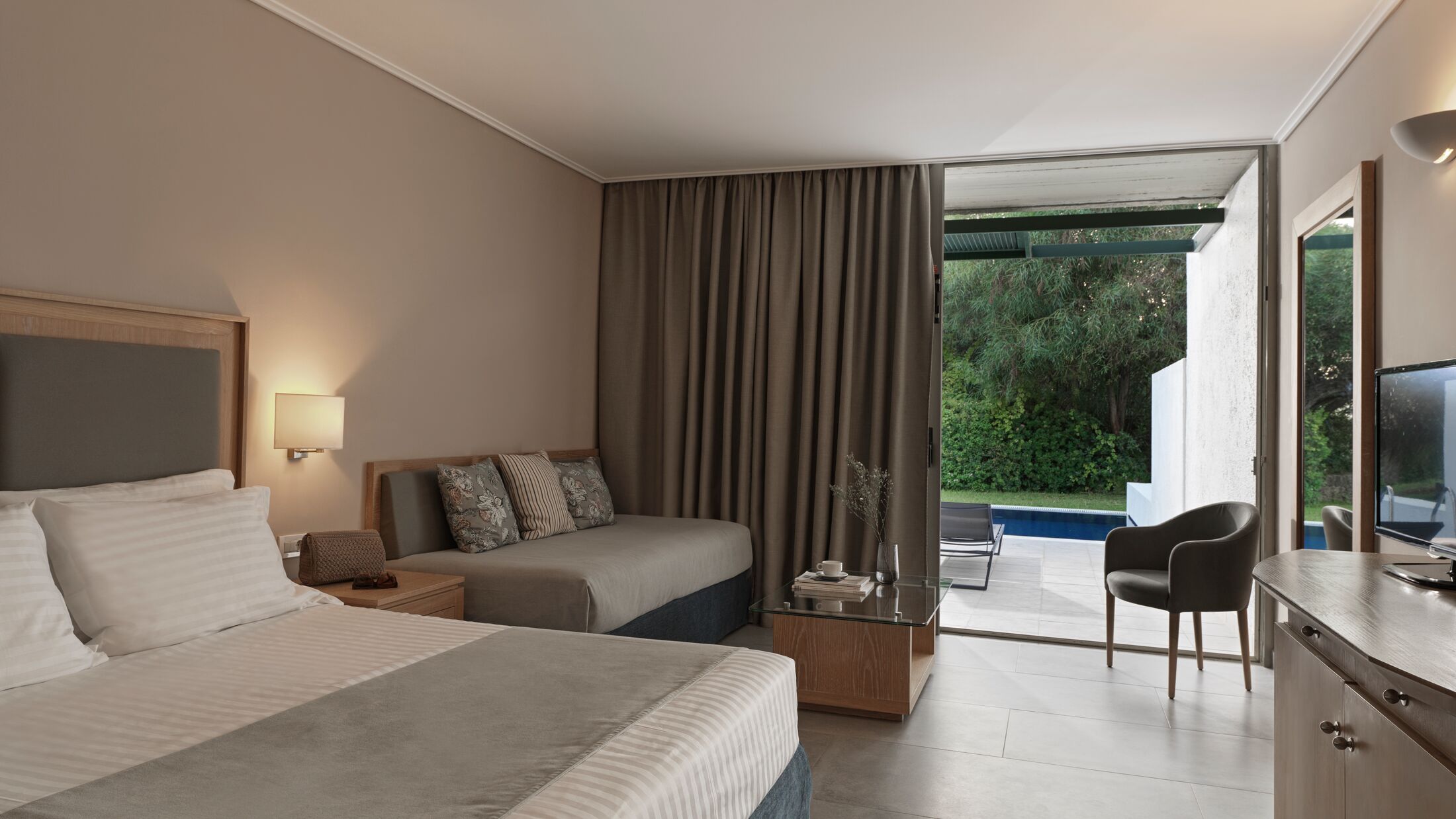 Kontokali-Bay-2023-Bungalow-Garden-View-Private-Pool-005-121027-Hybris