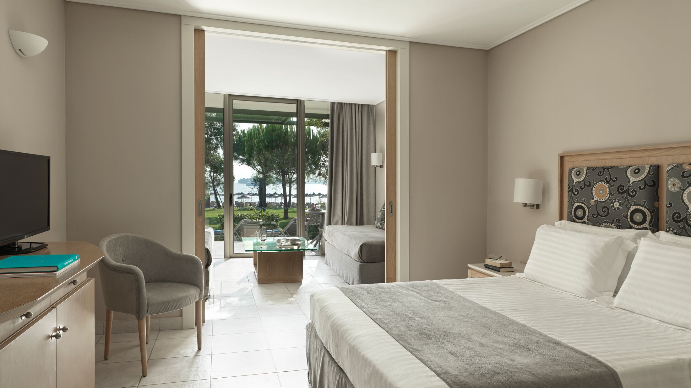 Kontokali-Bay-2023-Family-Bungalow-Sea-View-002-121027-Hybris