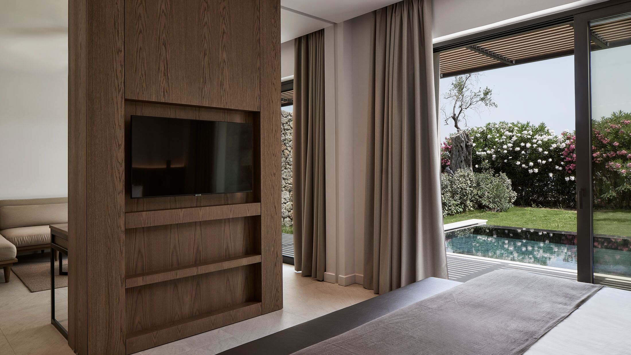 Olivar-2023-Beachfront-Ionian-Suite-Private-Pool-012-121797-Hybris