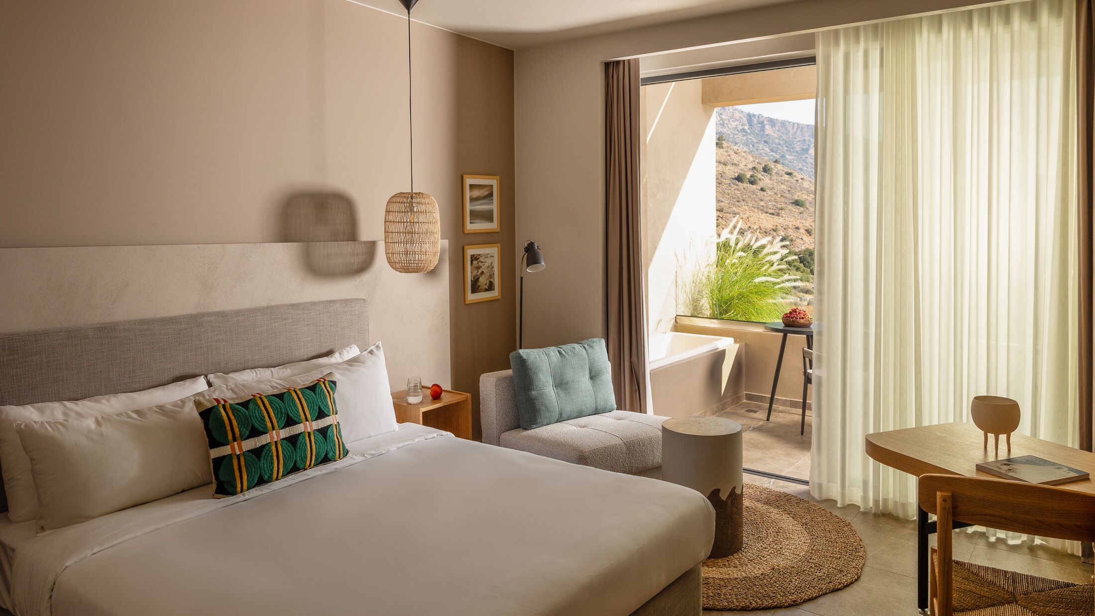 Sapphire Zen Suite with Outdoor Bathtub