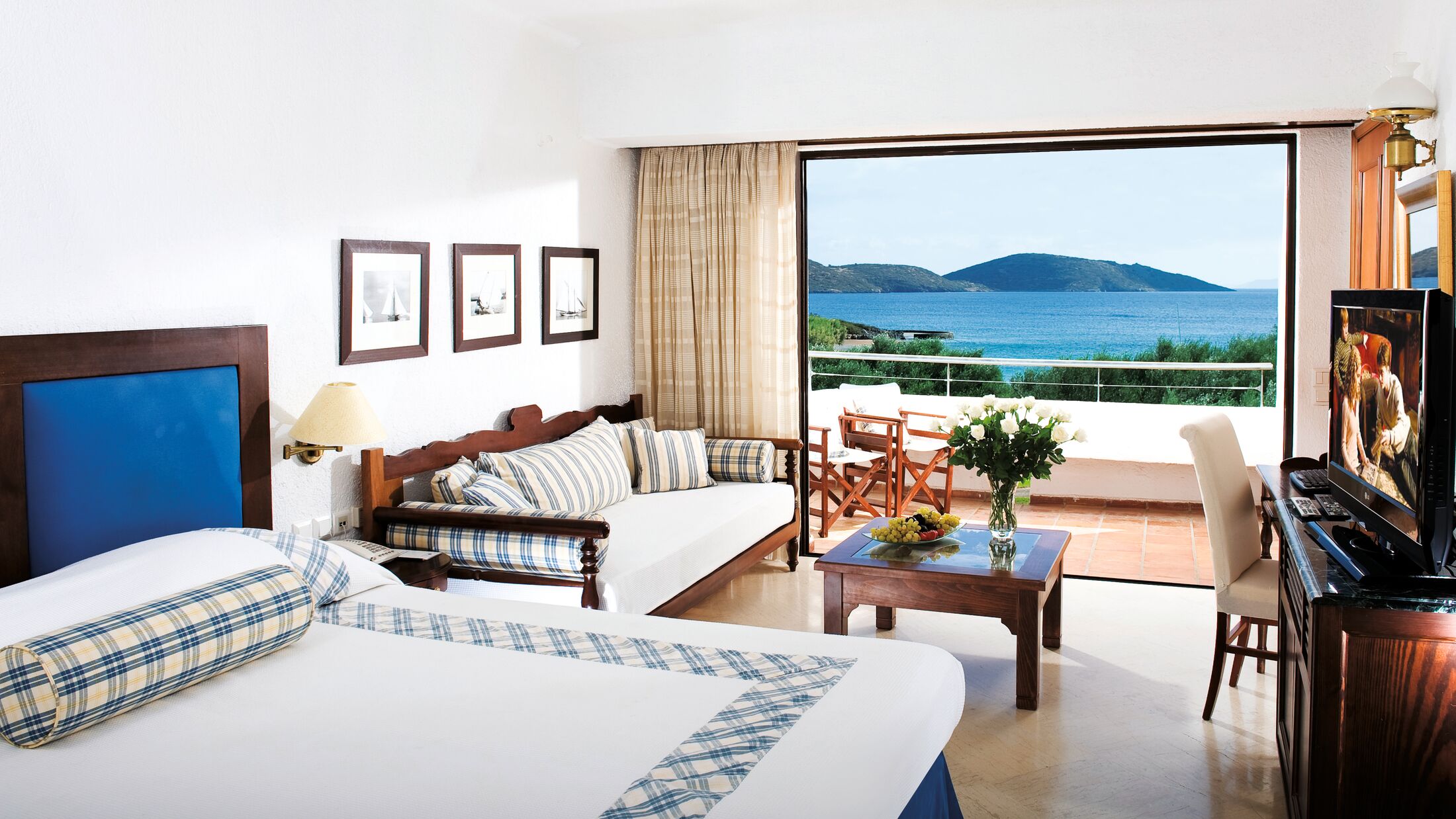 Elounda-Bay-2022-Classic-Room-Sea-View-001-101361-Hybris