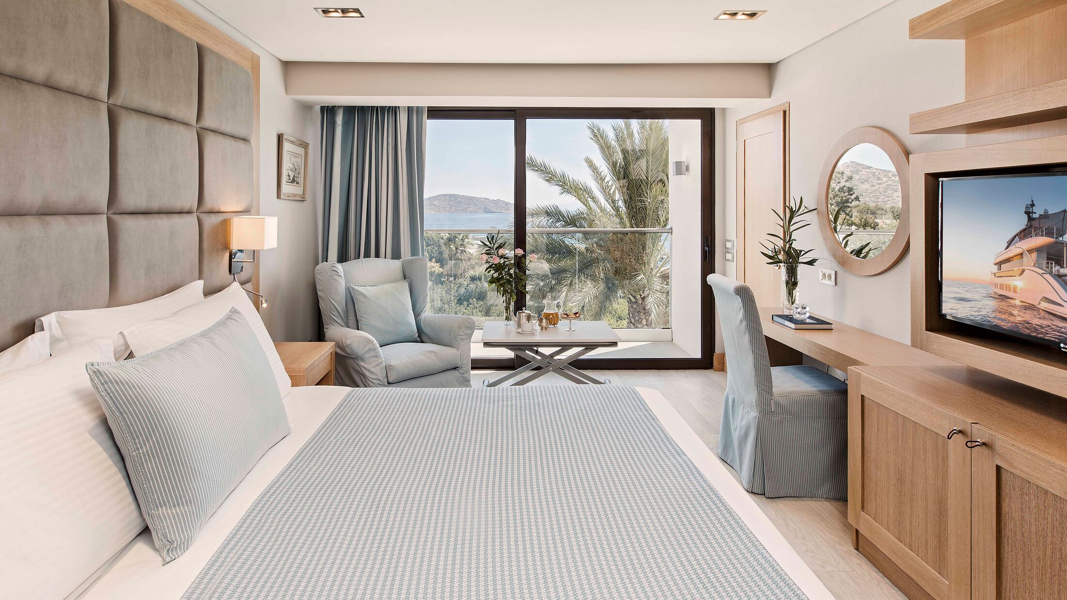 Elounda-Bay-2022-Deluxe-Room-Sea-View-001-101361-Hybris