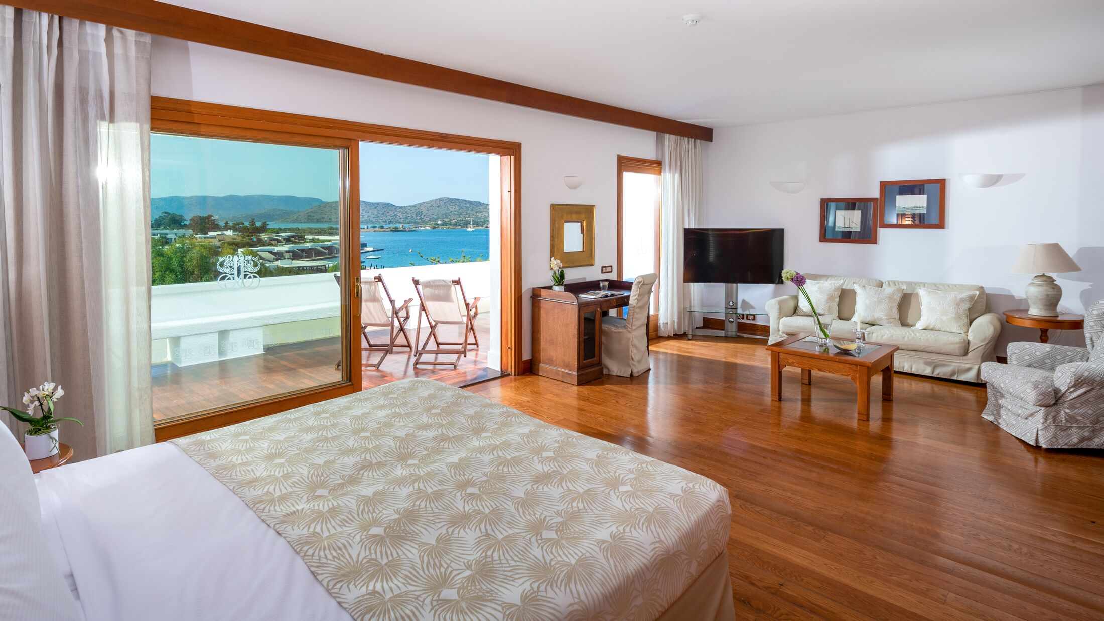Elounda-Beach-2023-Bungalow-Suite-Sea-View-001-101306-Hybris
