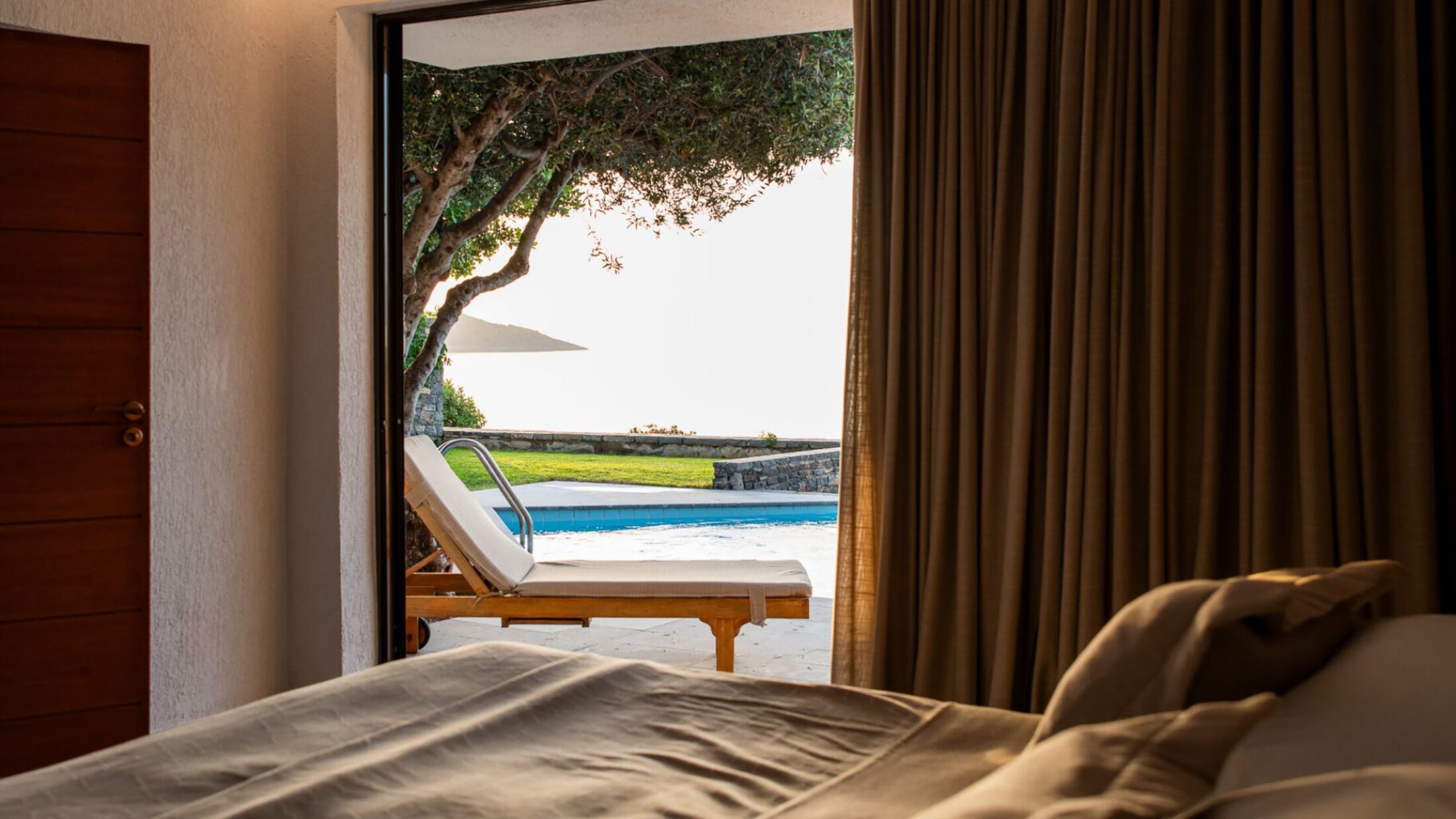 Elounda-Mare-2025-Superior-Two-Bedroom-Bungalow-001-108165-Hybris