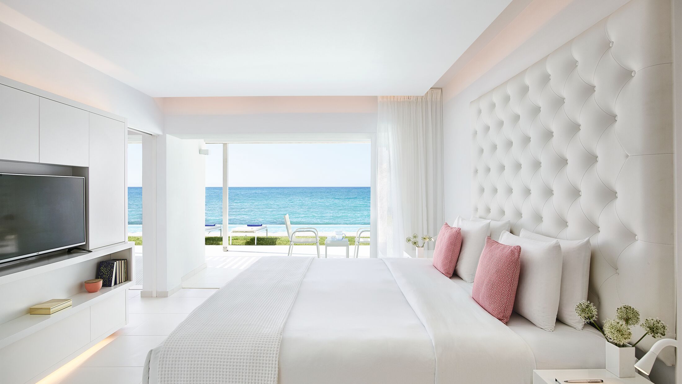 Grecotel-White-Palace-2022-Yali-Seafront-Suite-002-121837-Hybris