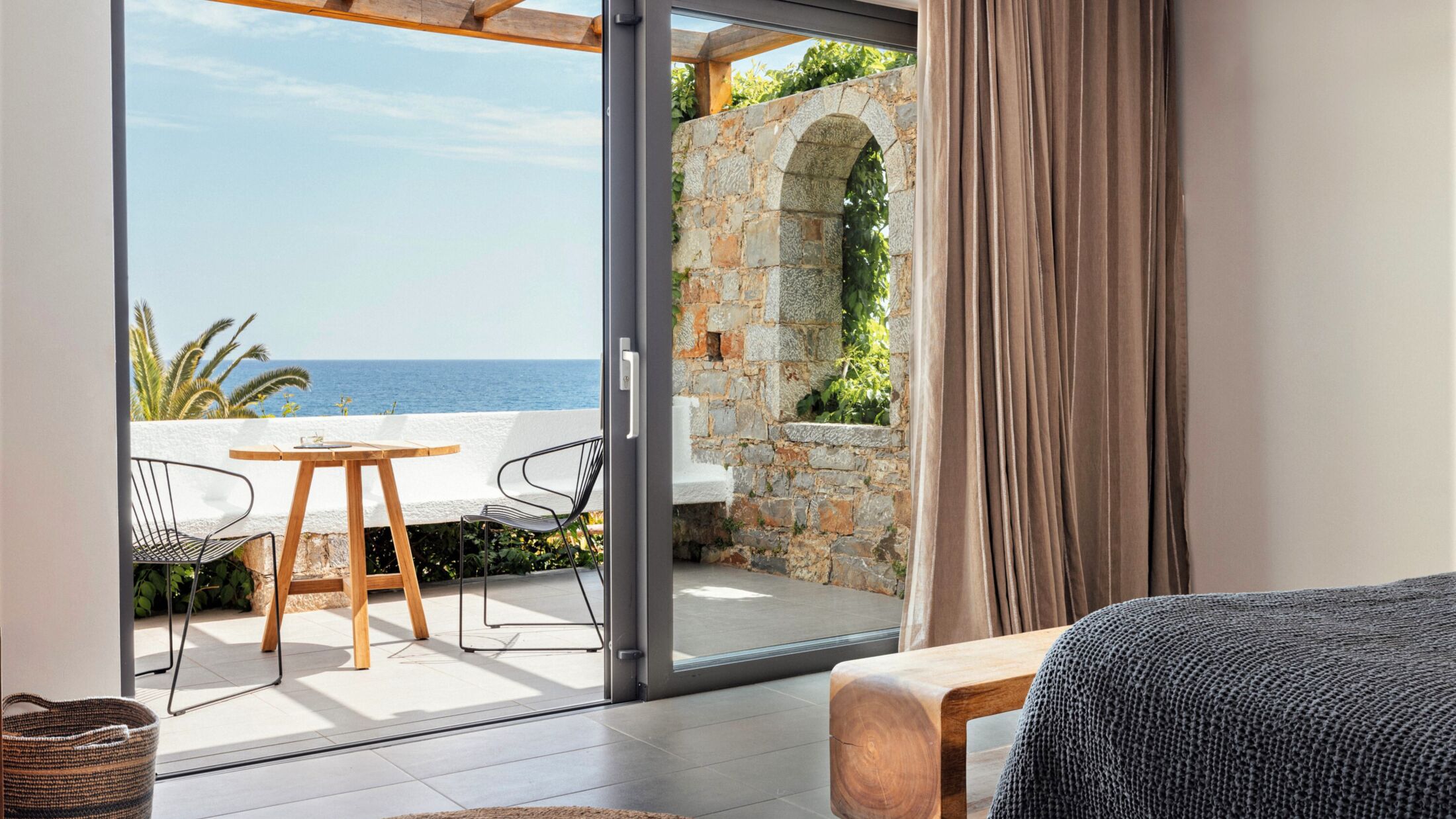 Minos-Palace-2023-Bungalow-Sea-View-006-121920-Hybris