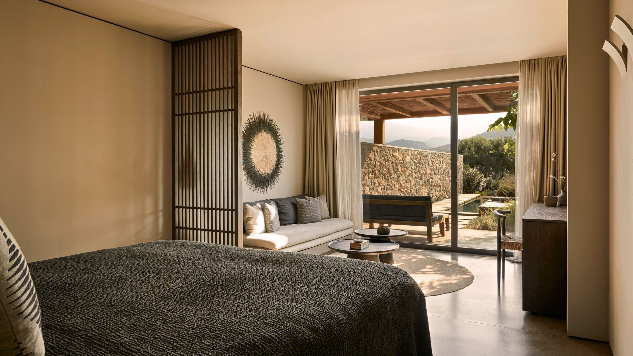 Minos-Palace-2023-Euphoria-Junior-Suite-Private-Pool-006-121920-Hybris