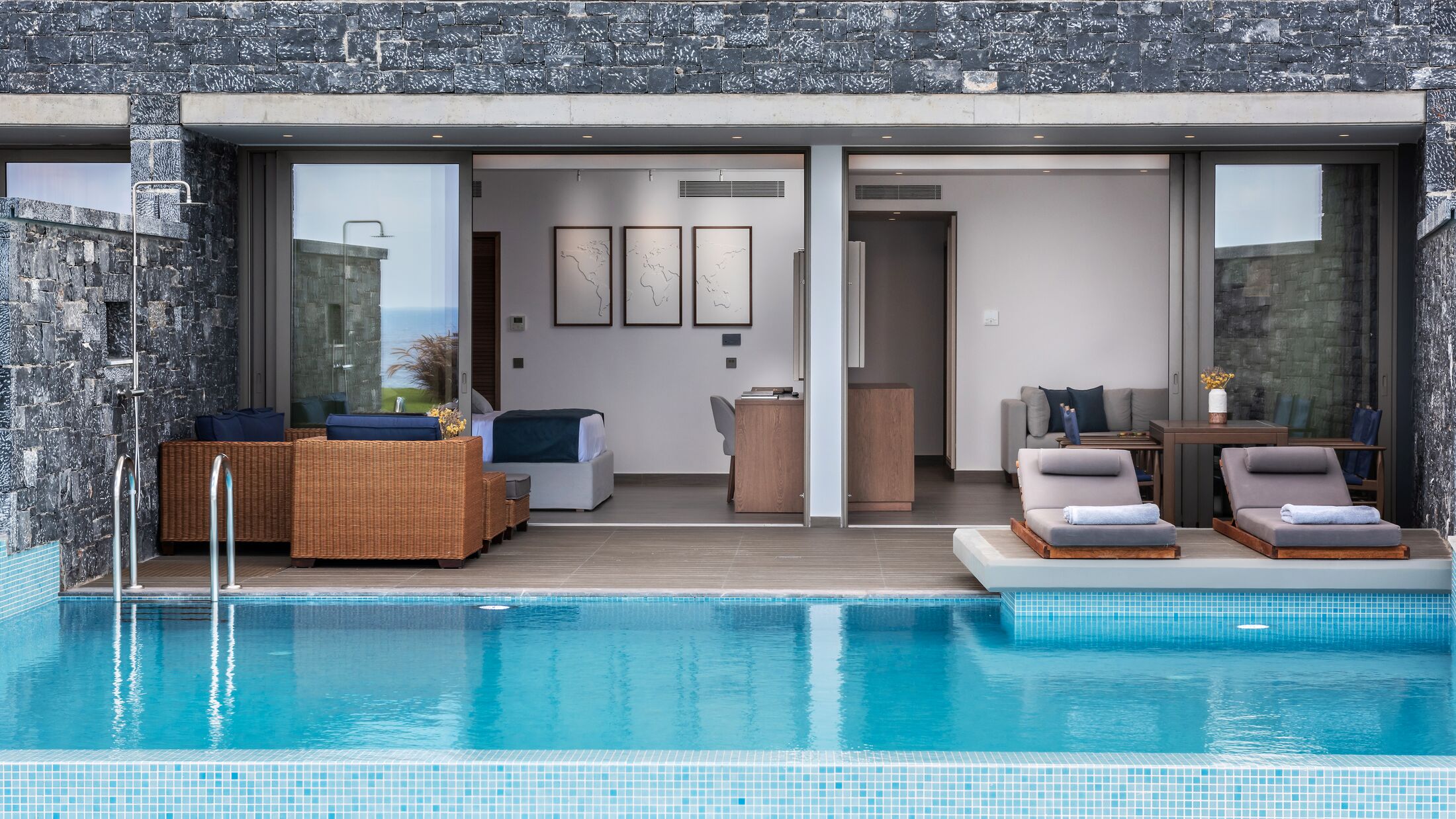 Nana-Princess-2023-Ambassador-Suite-035-121916-Hybris