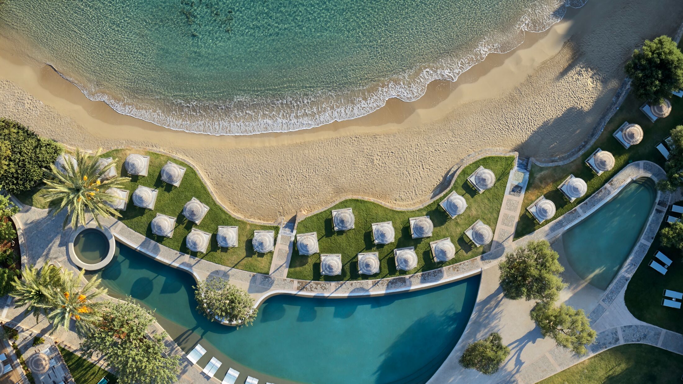 Porto-Elounda-2024-Aerial-Beach-View-002-105532-Hybris