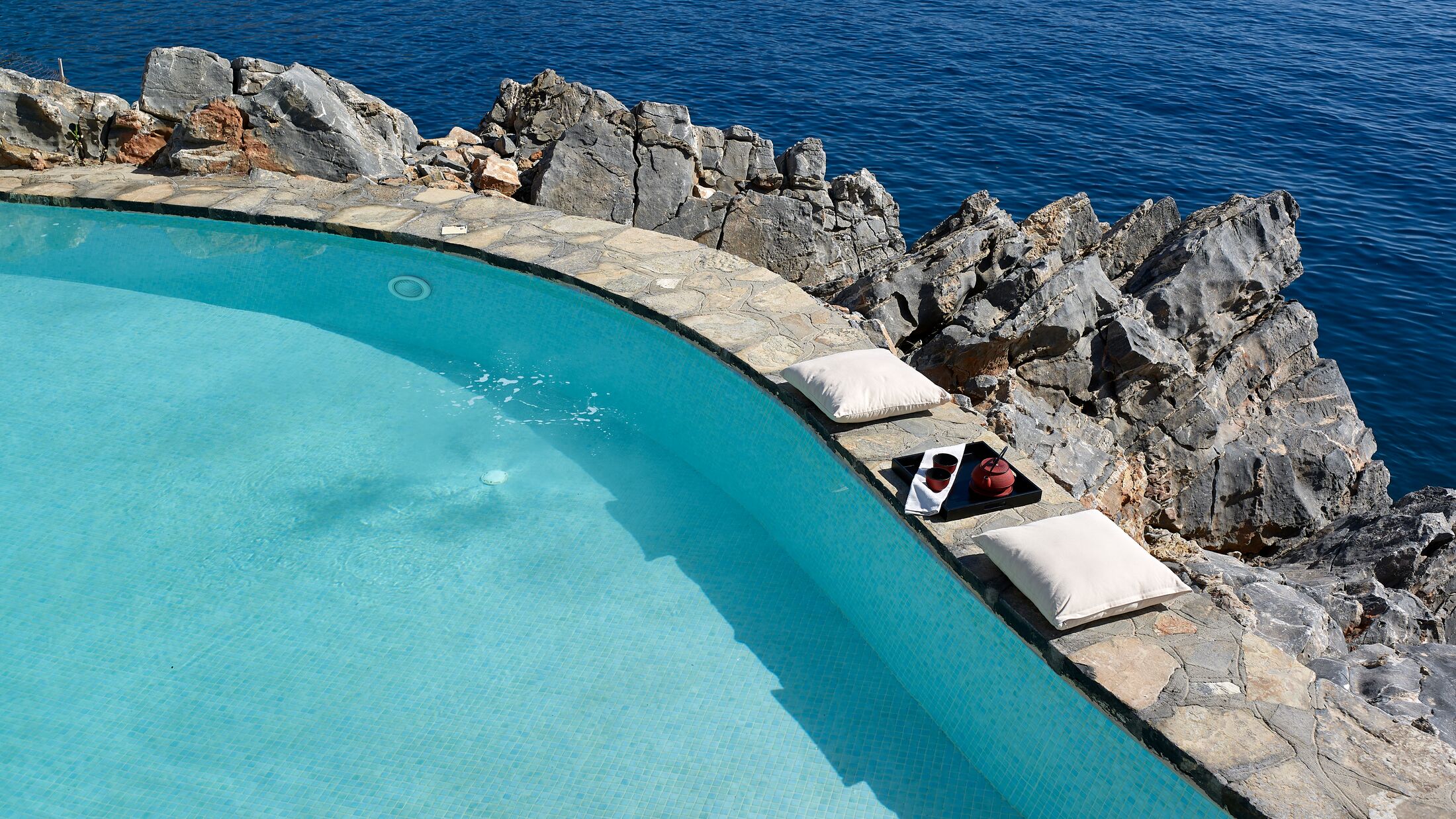 St-Nicolas-Bay-2025-Spa-Pool-001-119646-Hybris