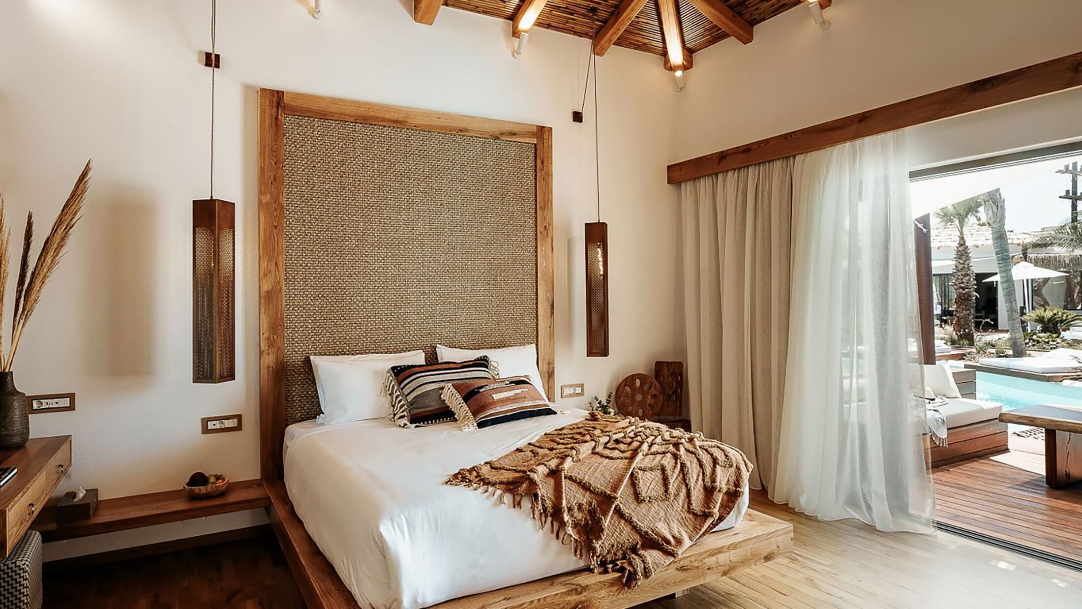 Stella-Island-2025-Grand-Overwater-Bungalow-001-121999-Hybris