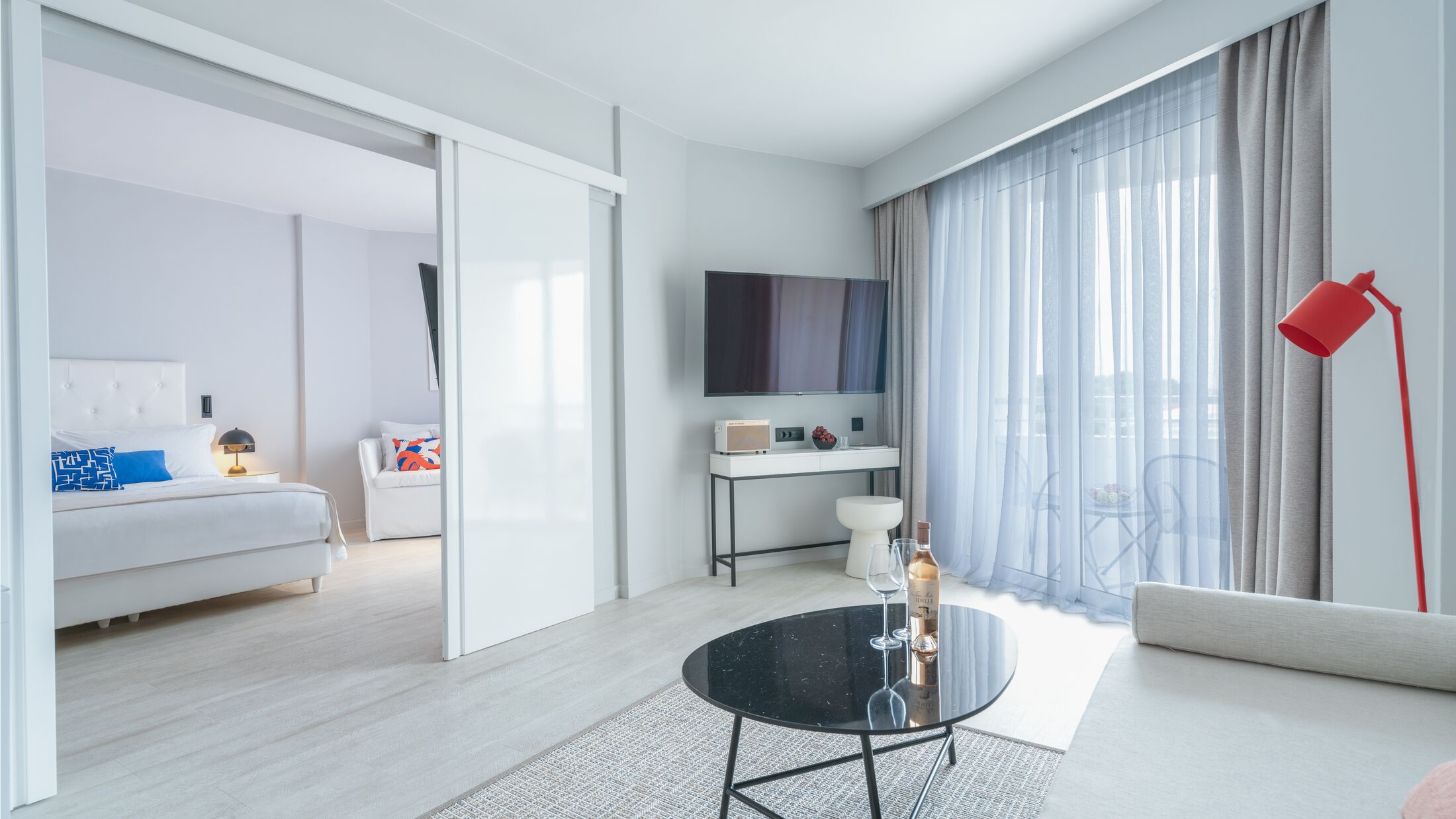 Domes-Noruz-Kassandra-2024-Haute-Living-Ivory-Suite-009-121891-Hybris