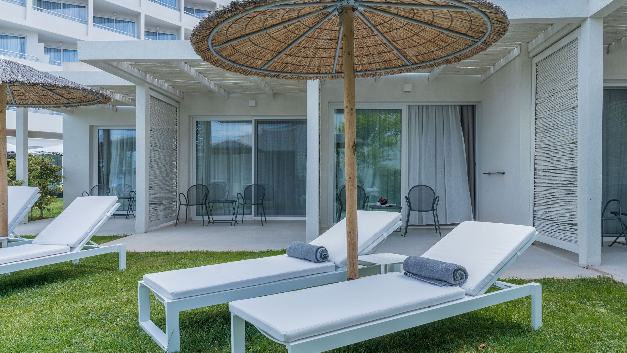 Domes-Noruz-Kassandra-2024-Haute-Living-Upbeat-Haven-Garden-View-007-121891-Hybris