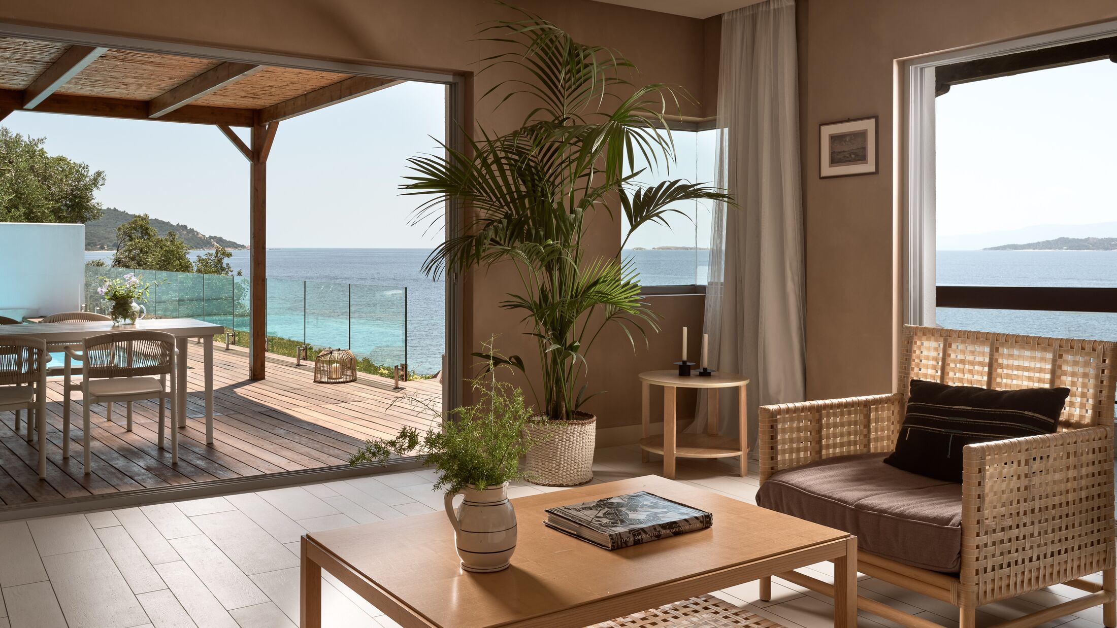 Eagles-Palace-2024-Presidential-Bungalow-001-113687-Hybris