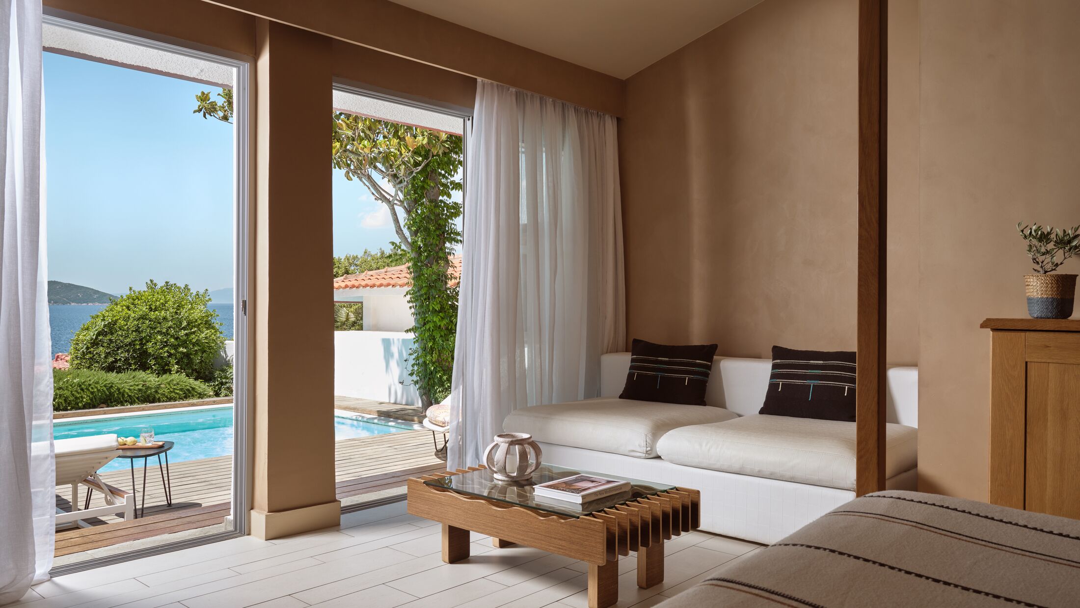 Eagles-Palace-2024-Two-Bedroom-Bungalow-002-113687-Hybris