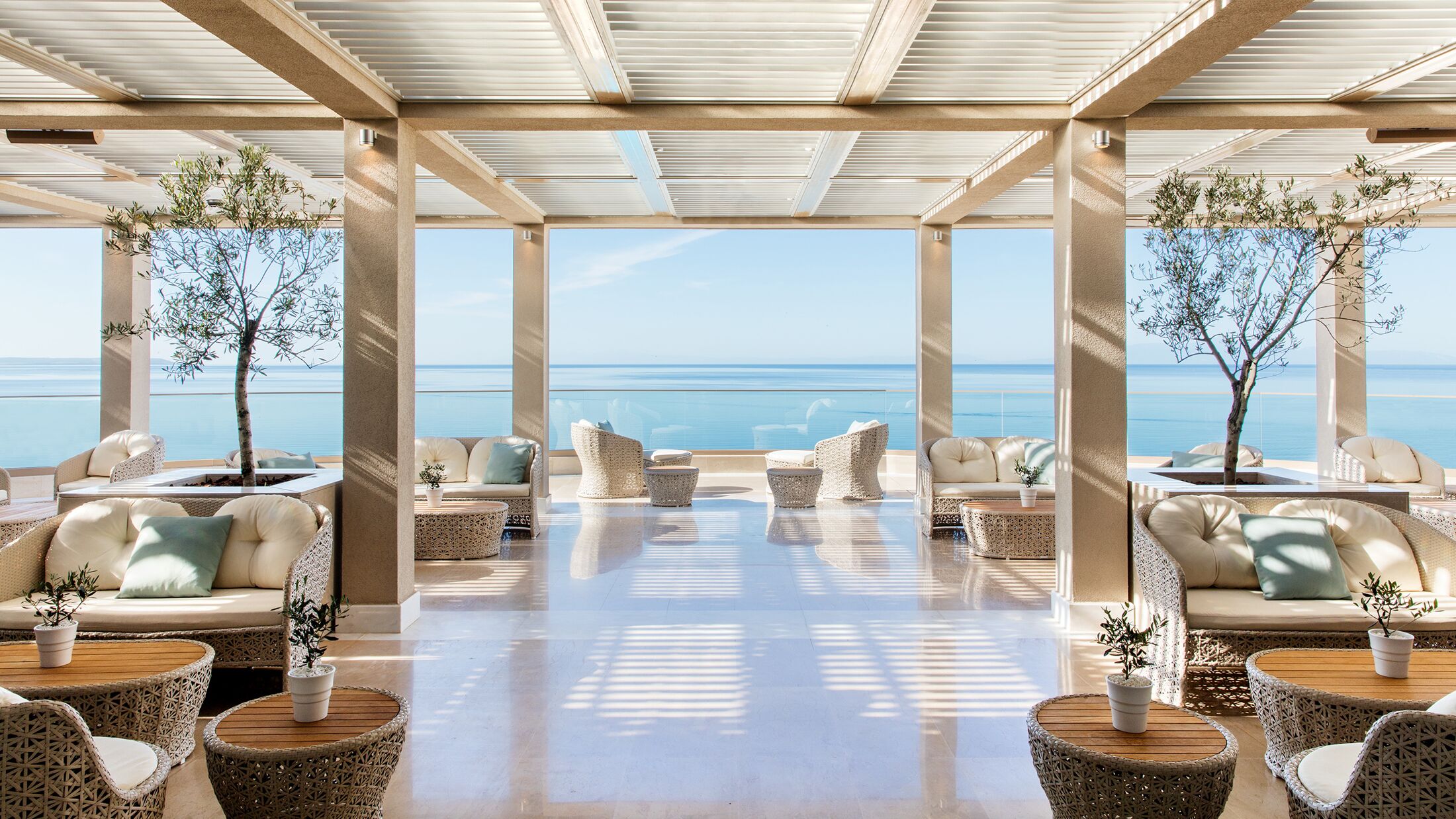 Ikos-Oceania-2021-Veranda-Bar-001-119737-Hybris