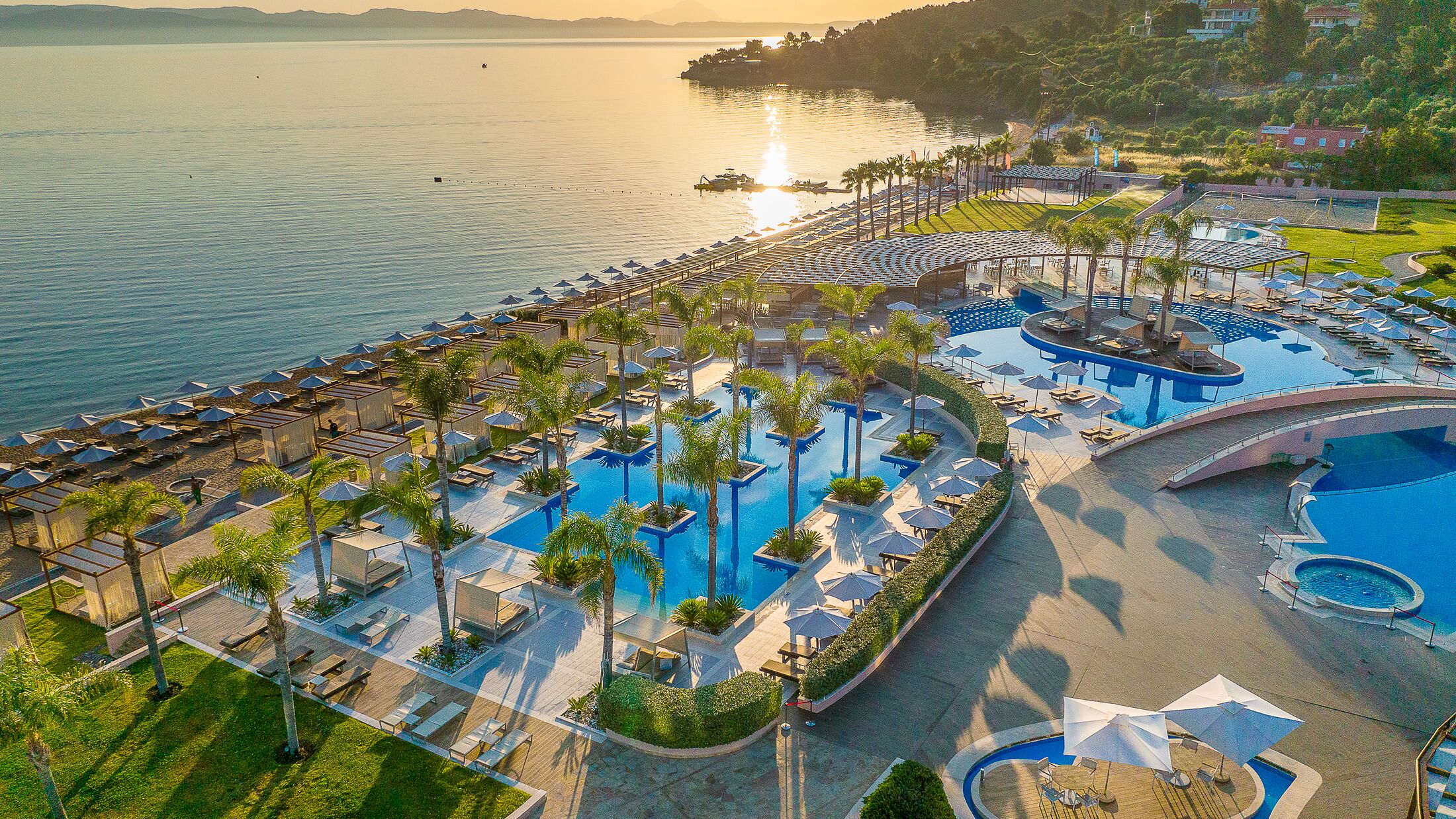 Miraggio-Halkidiki-2023-Swimming-Pool-002-300341-Hybris