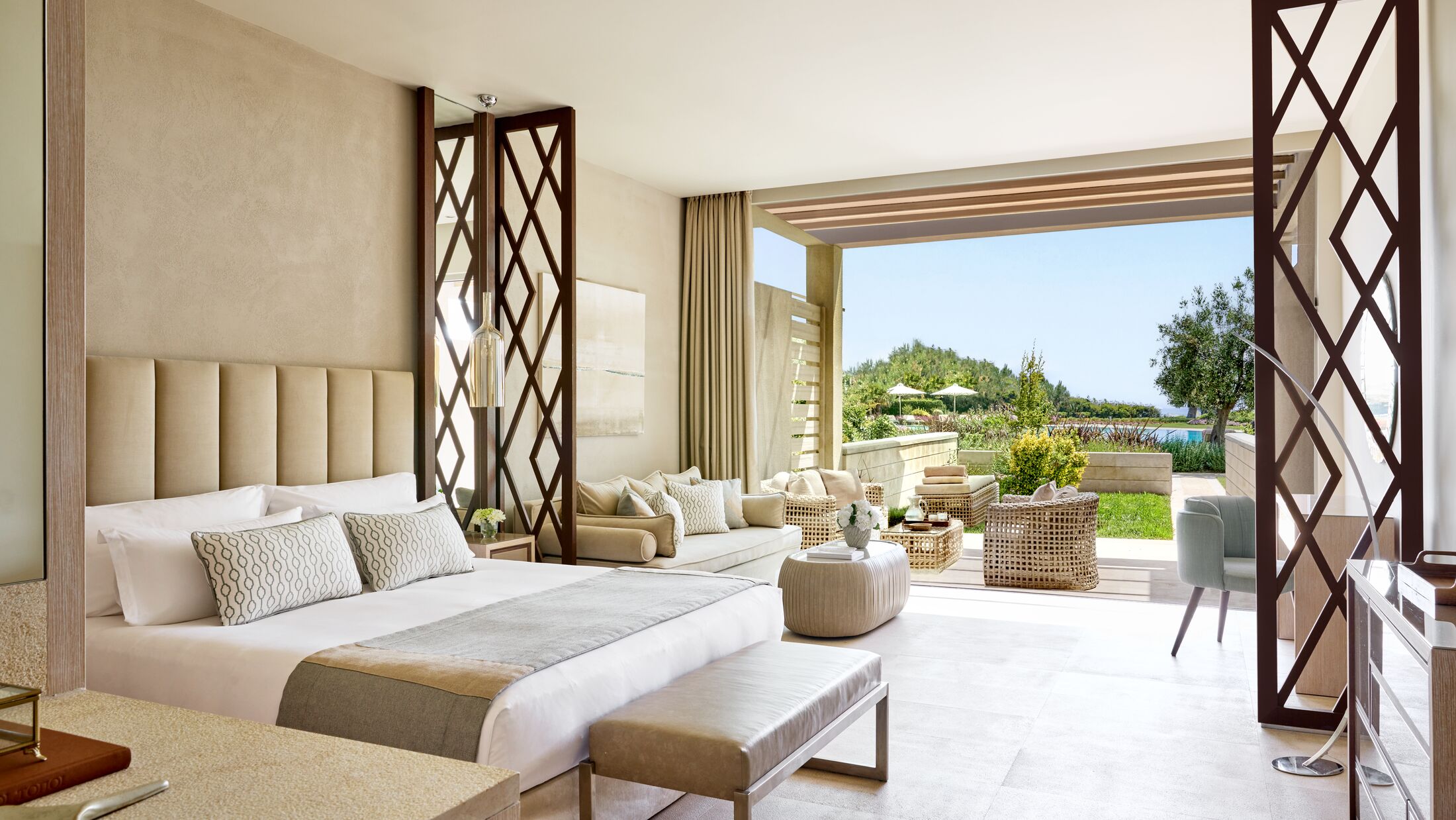 Sani-Dunes-2024-Junior-Suite-Pool-View-002-120823-Hybris