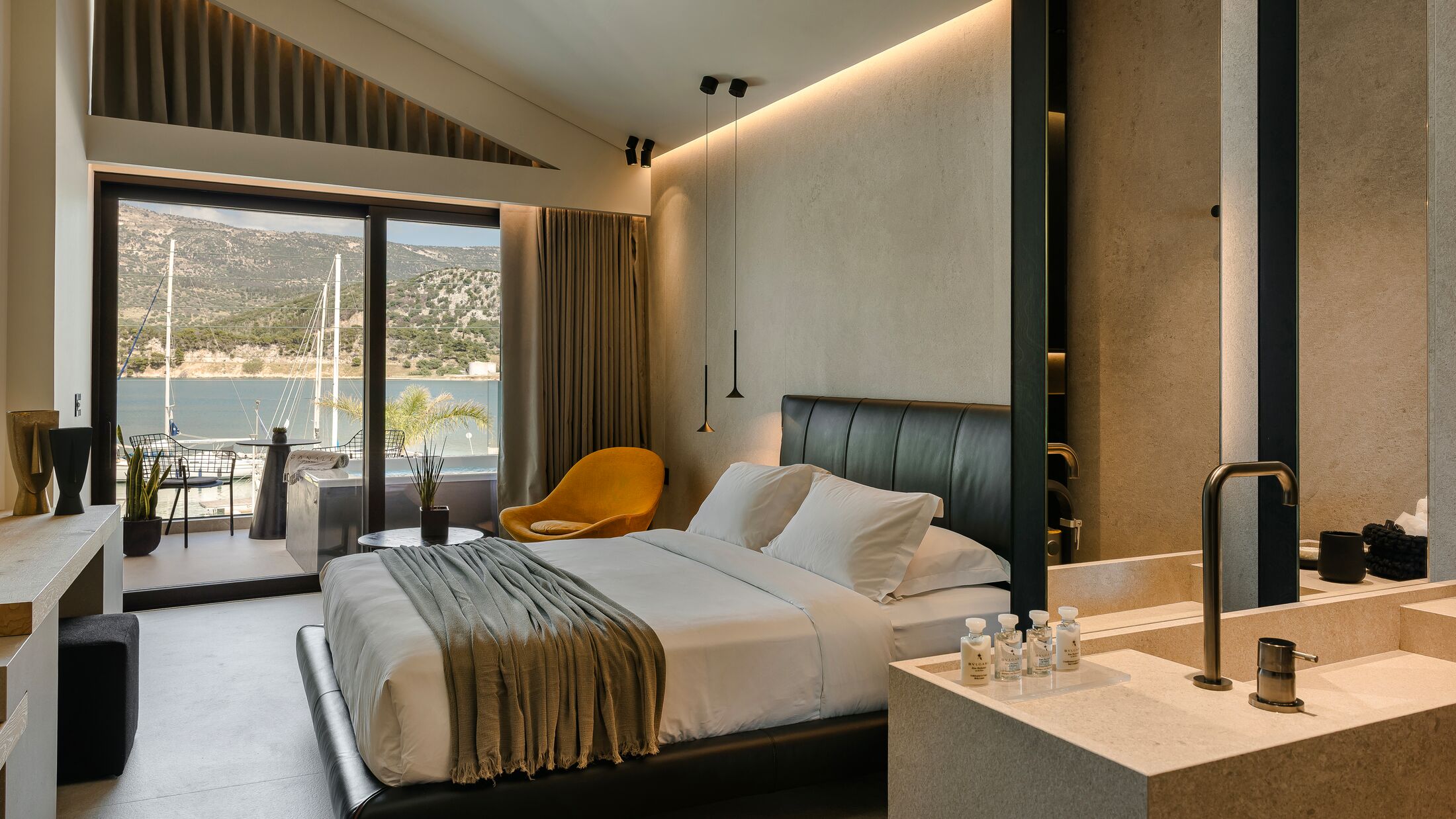 Canale Hotel & Suites