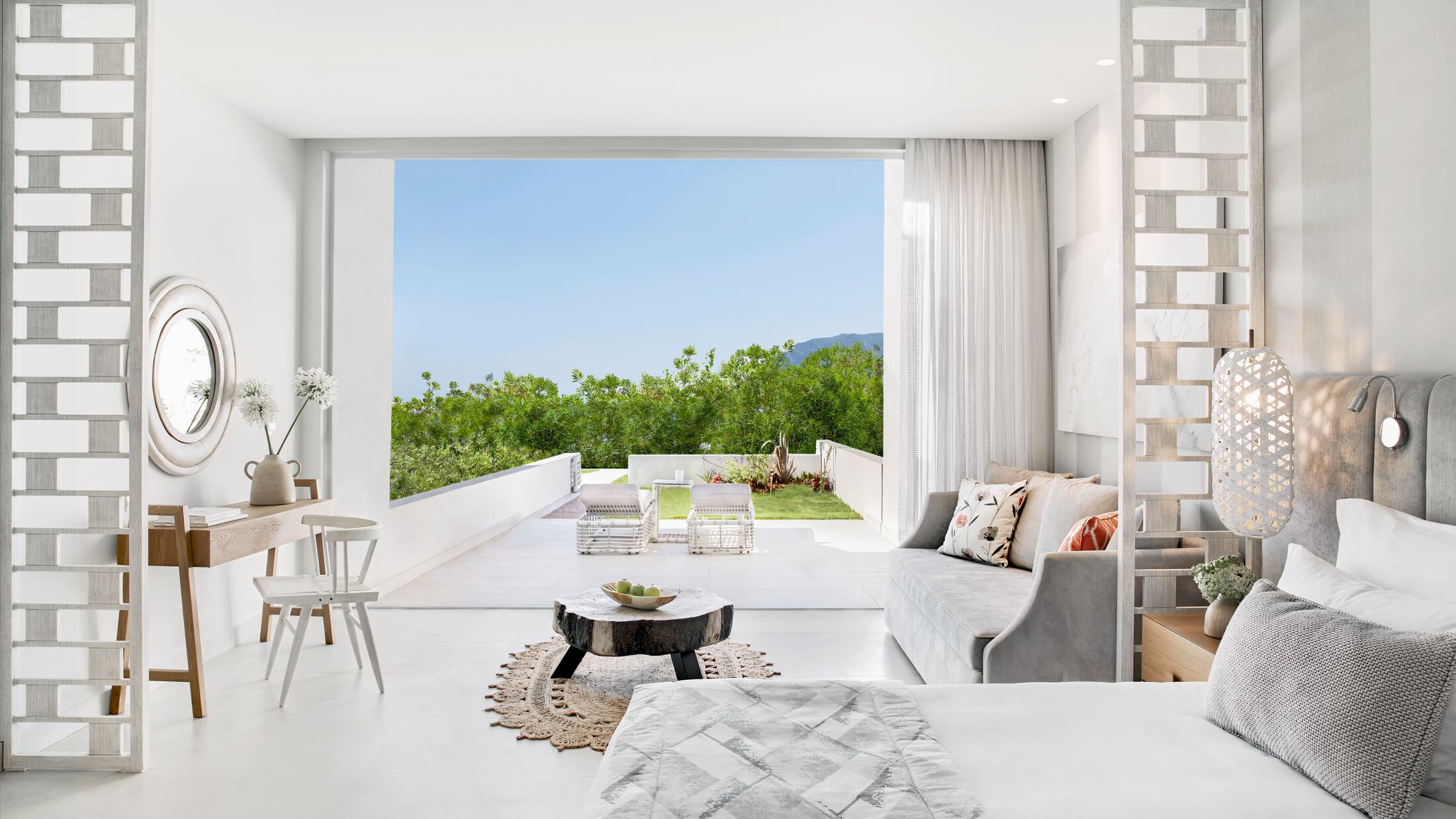 Ikos-Aria-2024-Deluxe-Junior-Suite-Private-Garden-001-121350-Hybris