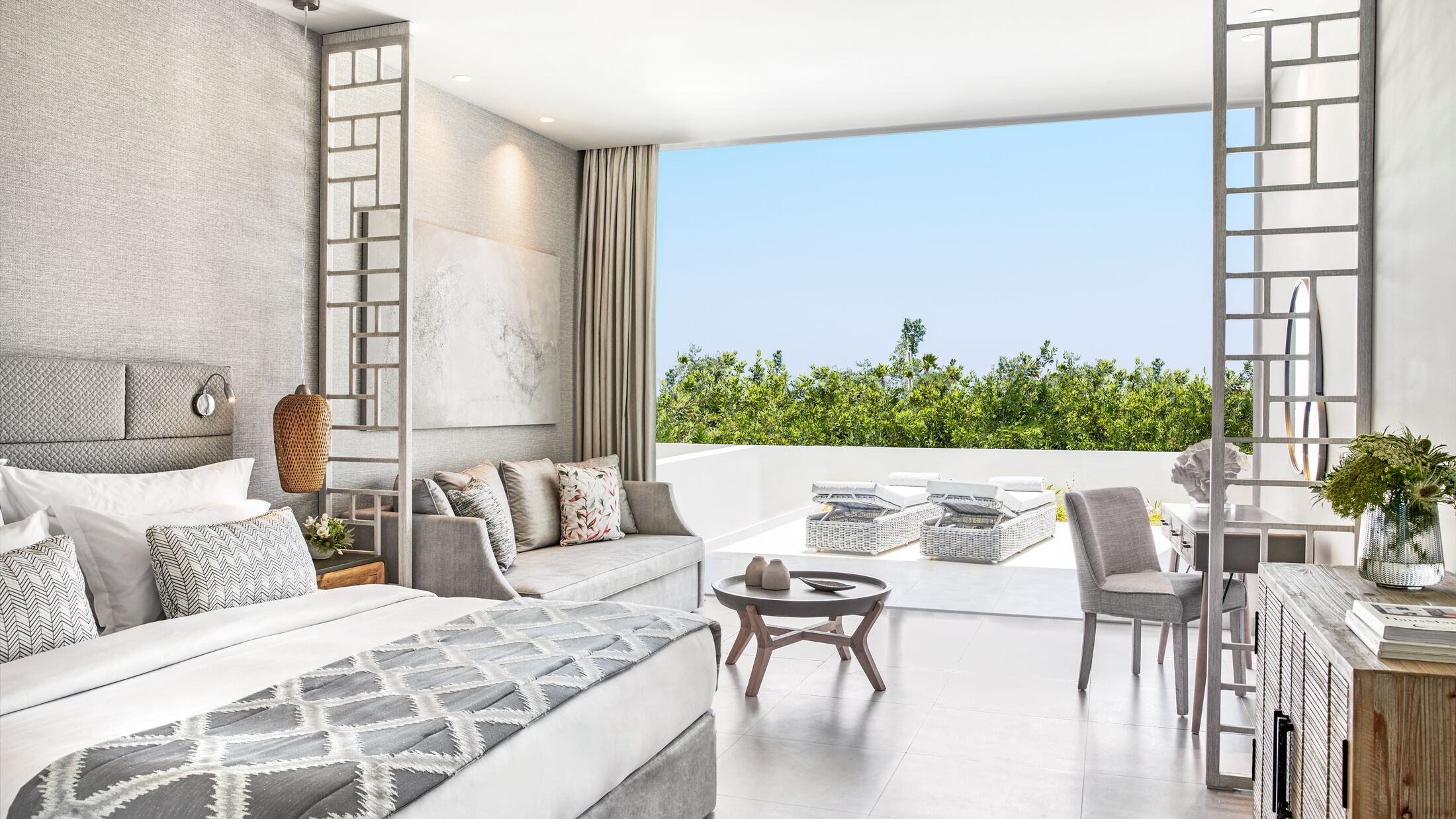 Ikos-Aria-2024-Junior-Suite-Private-Garden-001-121350-Hybris