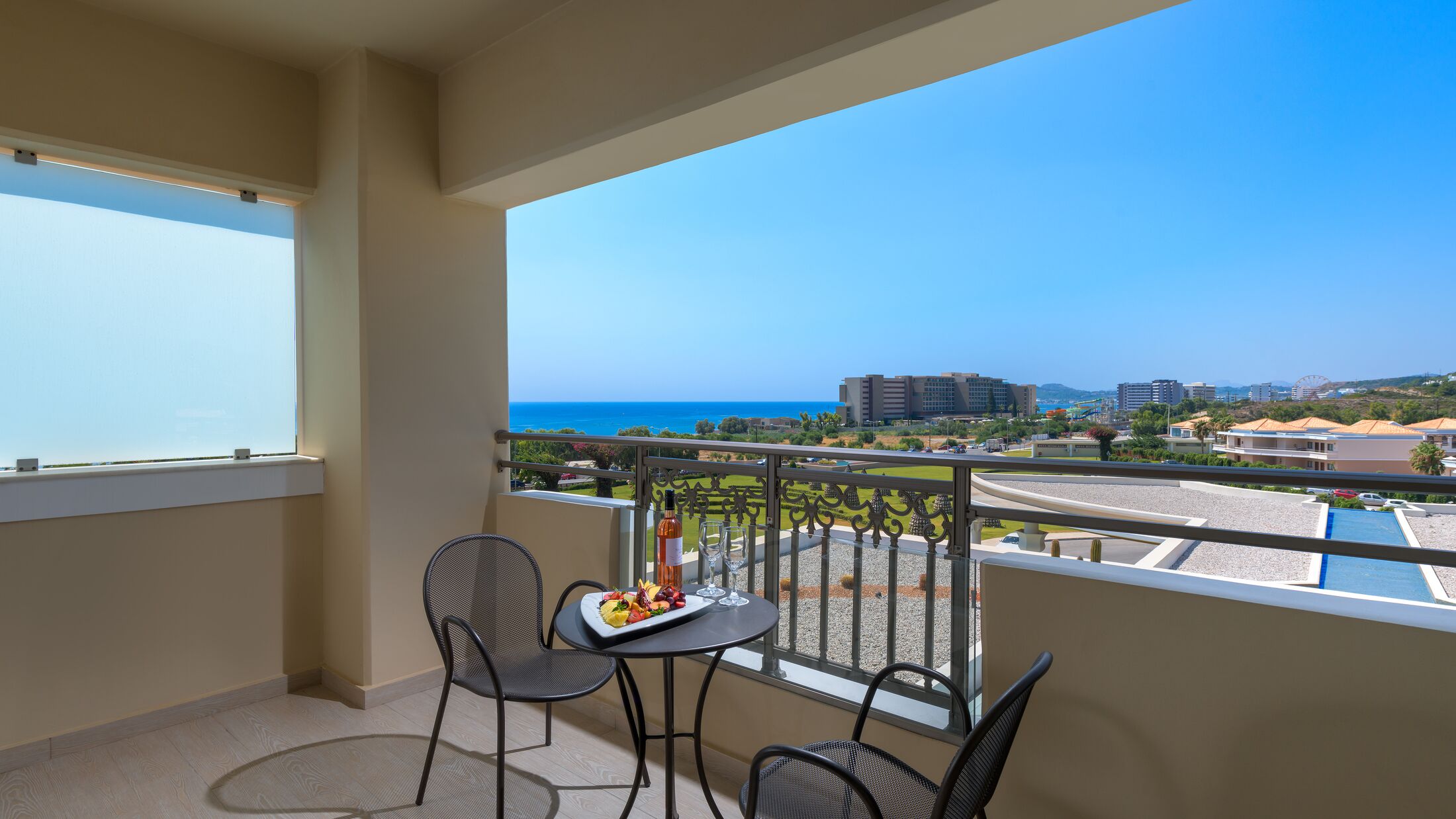 La-Marquise-2023-Junior-Suite-Sea-View-003-119082-Hybris