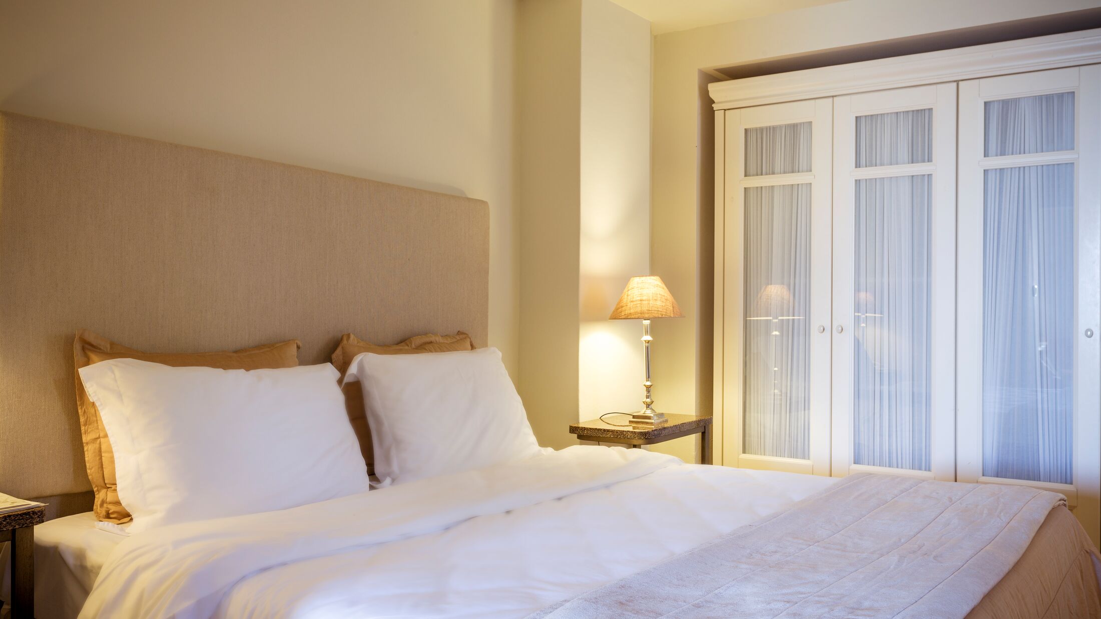 Aegean-Suites-2024-Standard-Suite-Garden-View-001-119250-Hybris