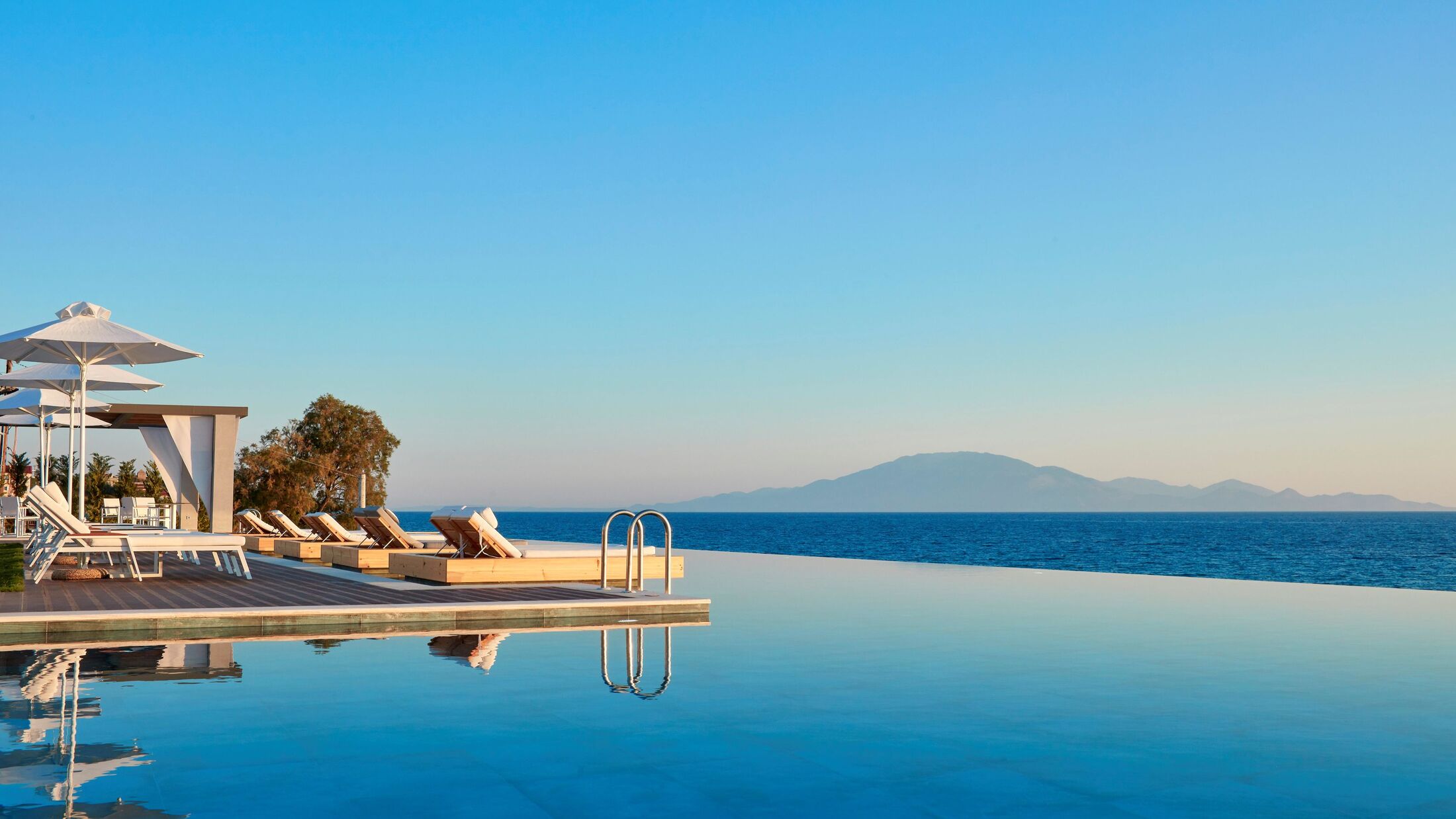 Lesante-Blu-2022-Outdoor-Pool-002-121025-Hybris