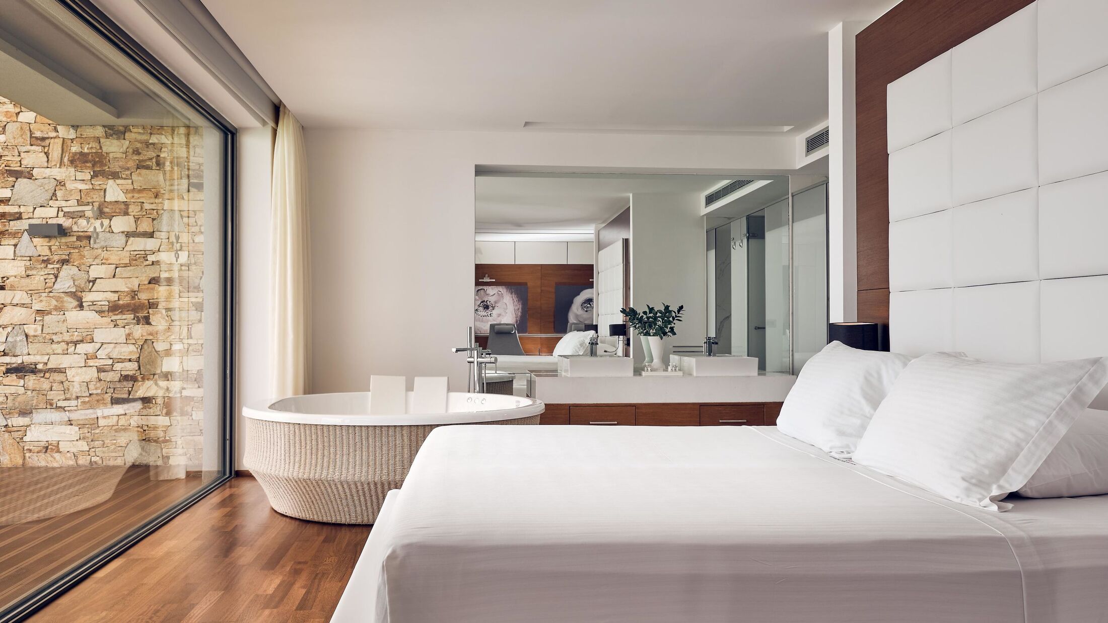 Lesante-Blu-2022-Royal-Grand-Suite-Private-Pool-Sea-View-001-121025-Hybris