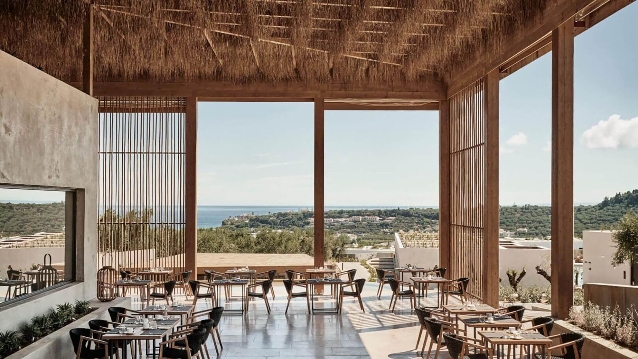 Omikron Bar and Restaurant