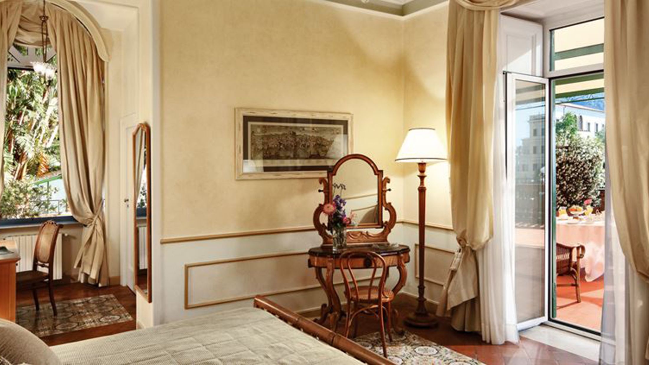 105095-Twin-Superior-001-Hybris