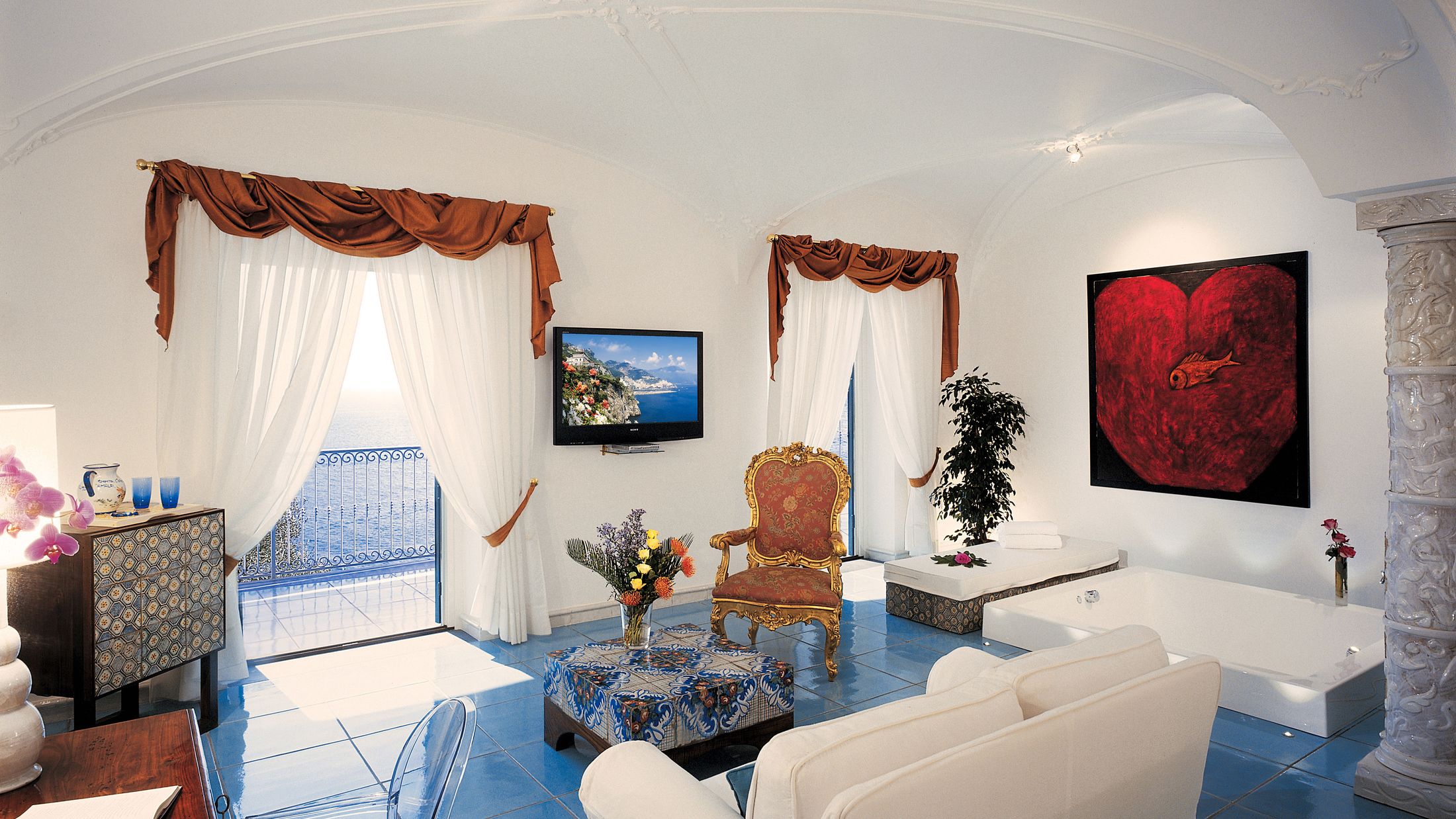 NAP.S.2013.105135.071.jpg-Hybris