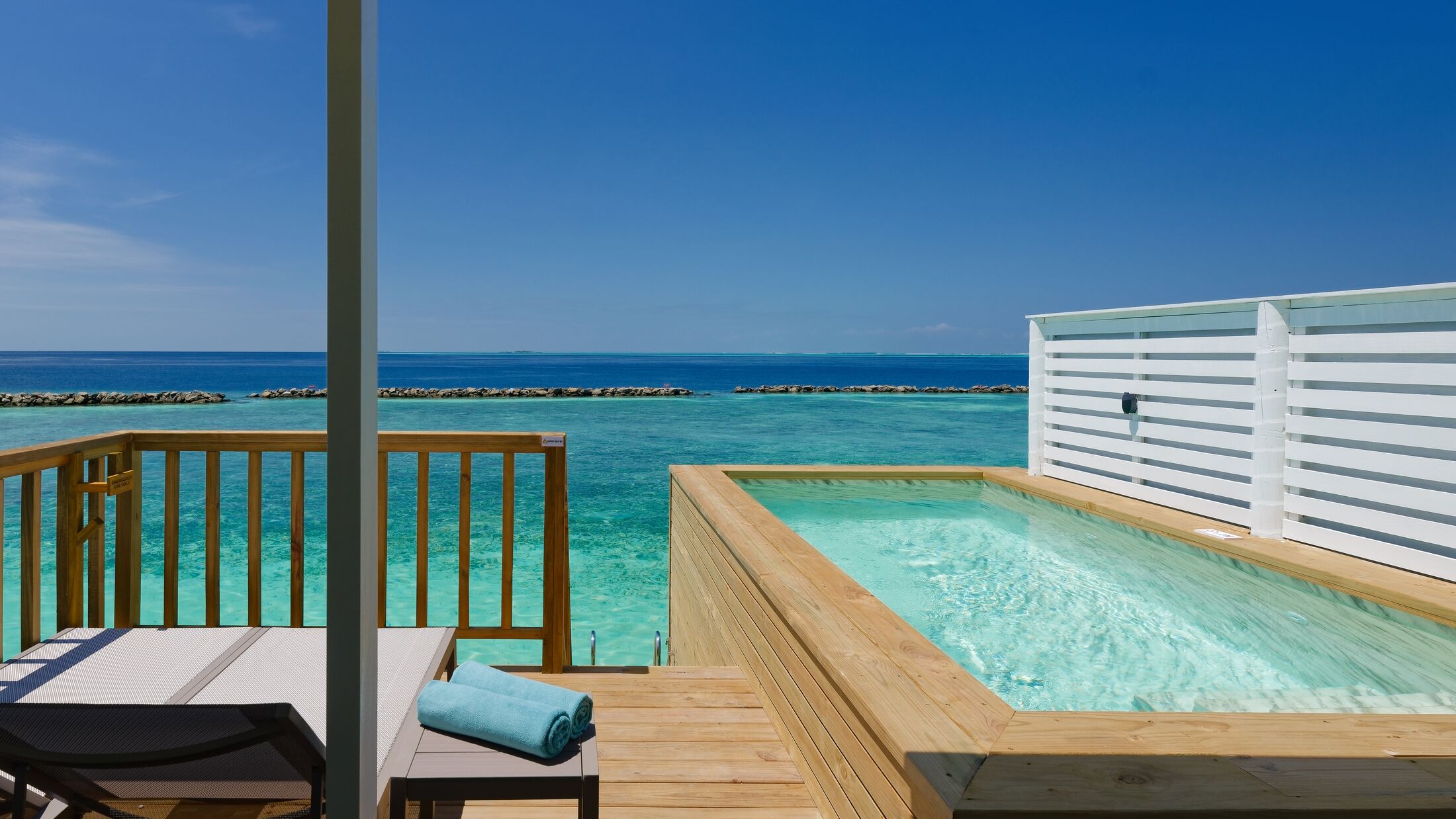 OBLU-Helengeli-2024-Water-Villa-Private-Pool-007-120327-Hybris