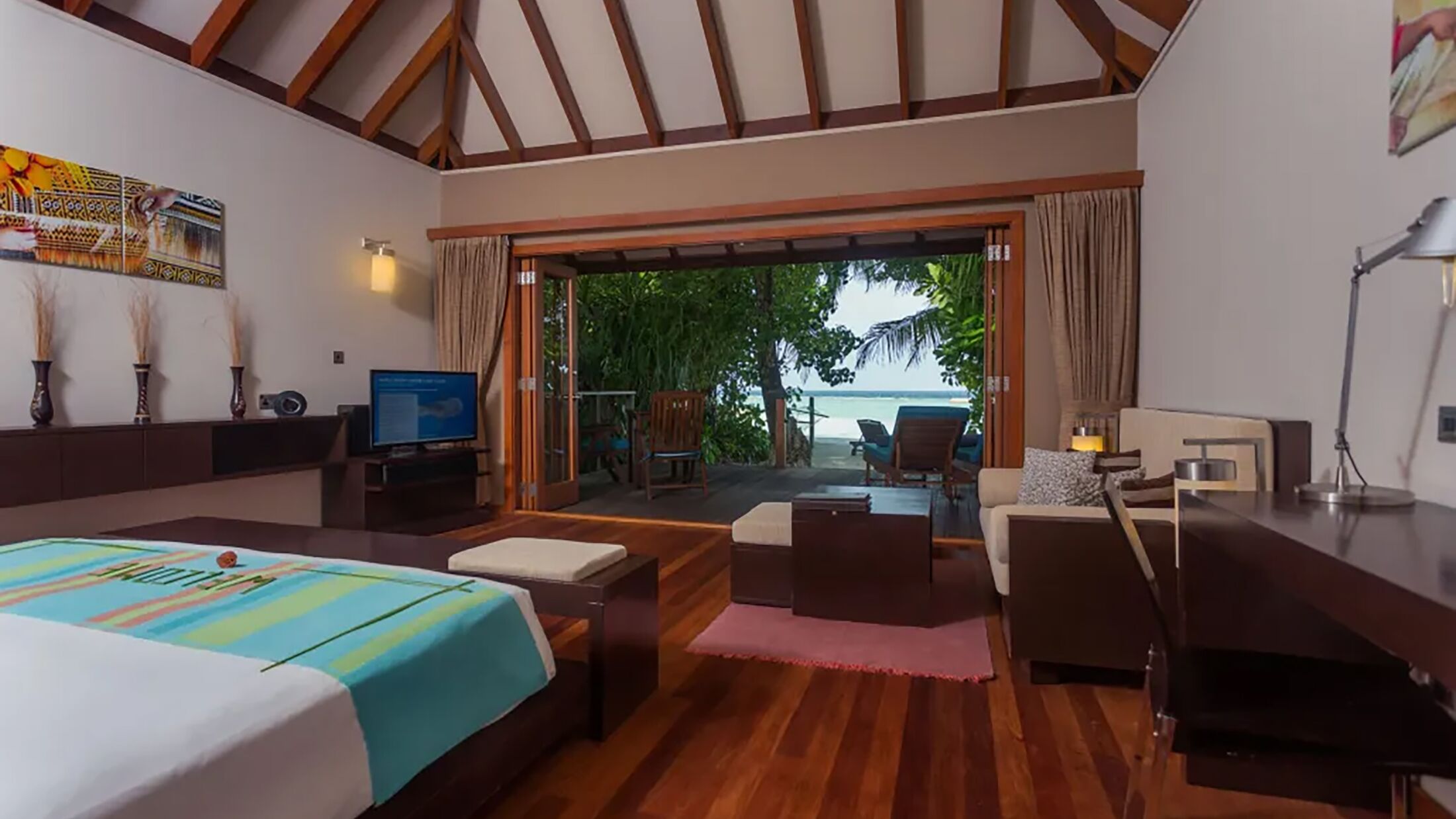 Veligandu-2024-Jacuzzi-Beach-Villa-002-113061-Hybris