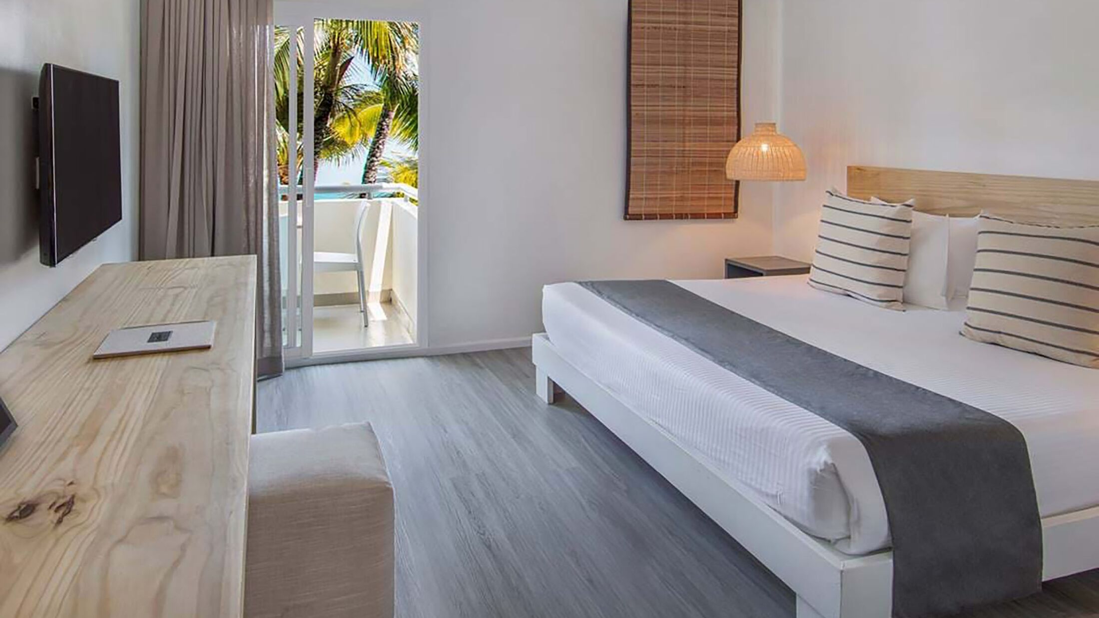 Deluxe Room with Sea View