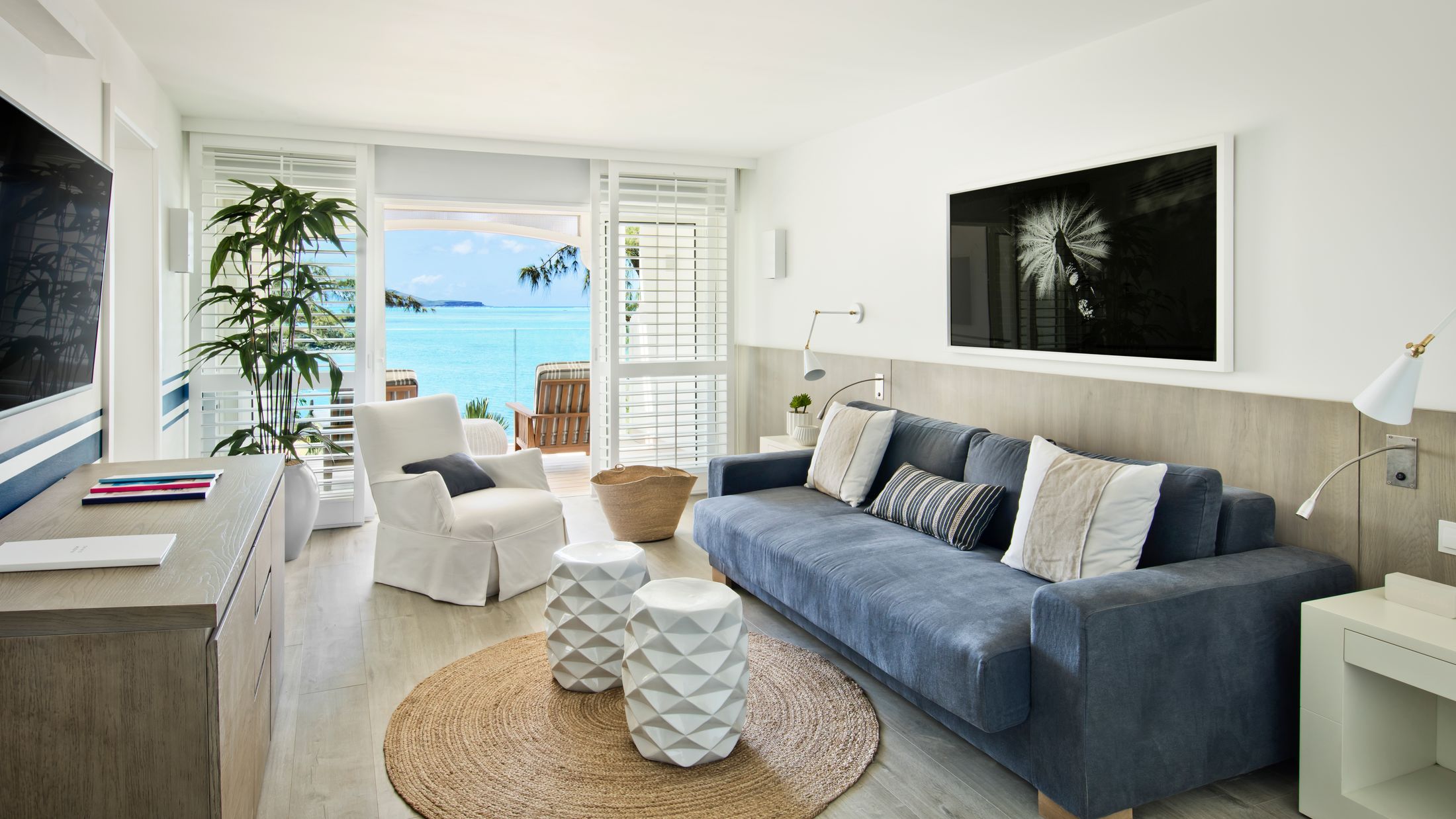 110454-Family-Room-002-Hybris