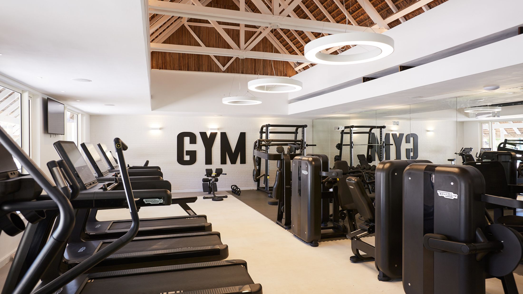 110454-Gym-001-Hybris