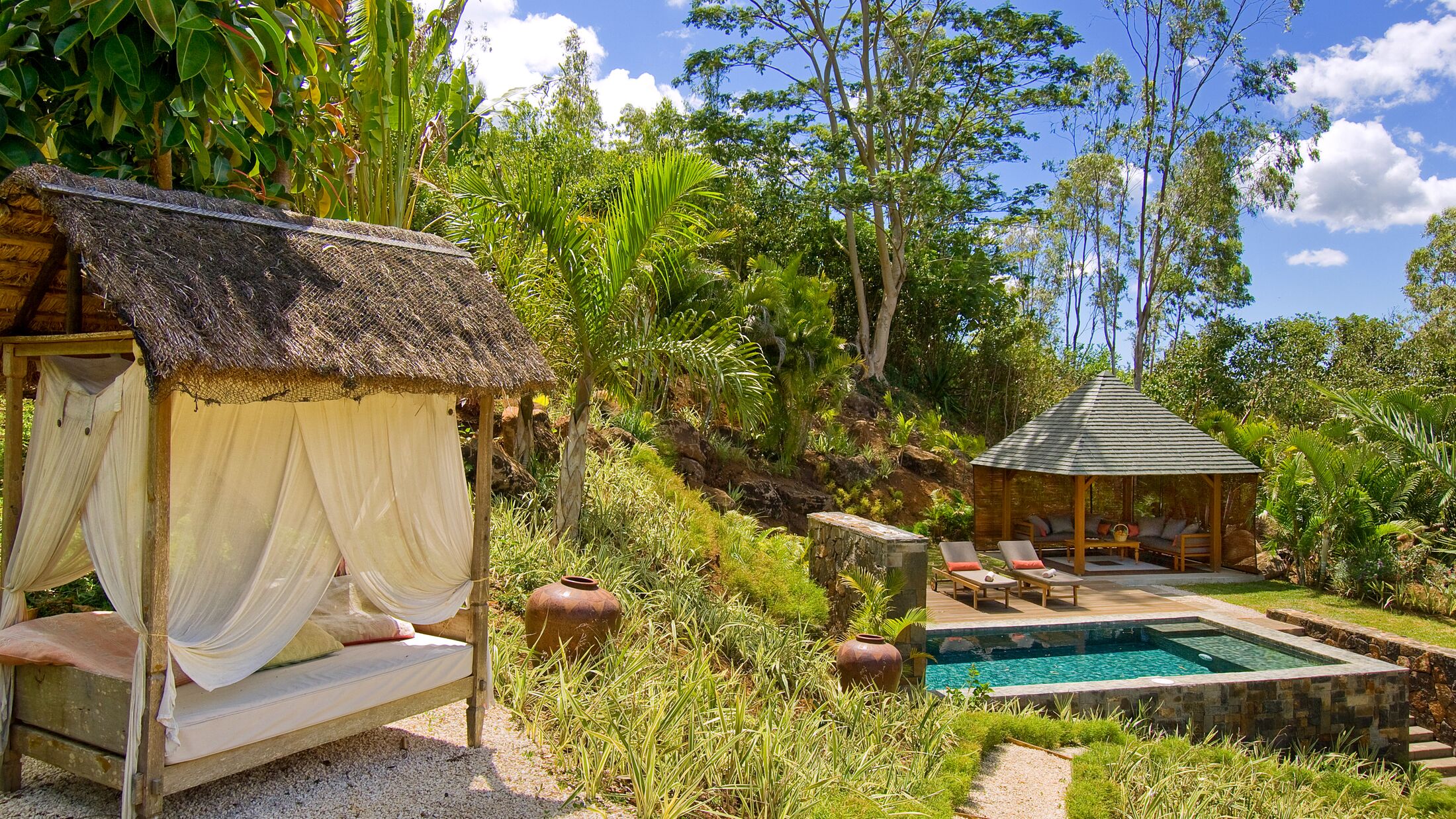 Lakaz-Chamarel-2022-Garden-Pool-Suite-001-120332-Hybris