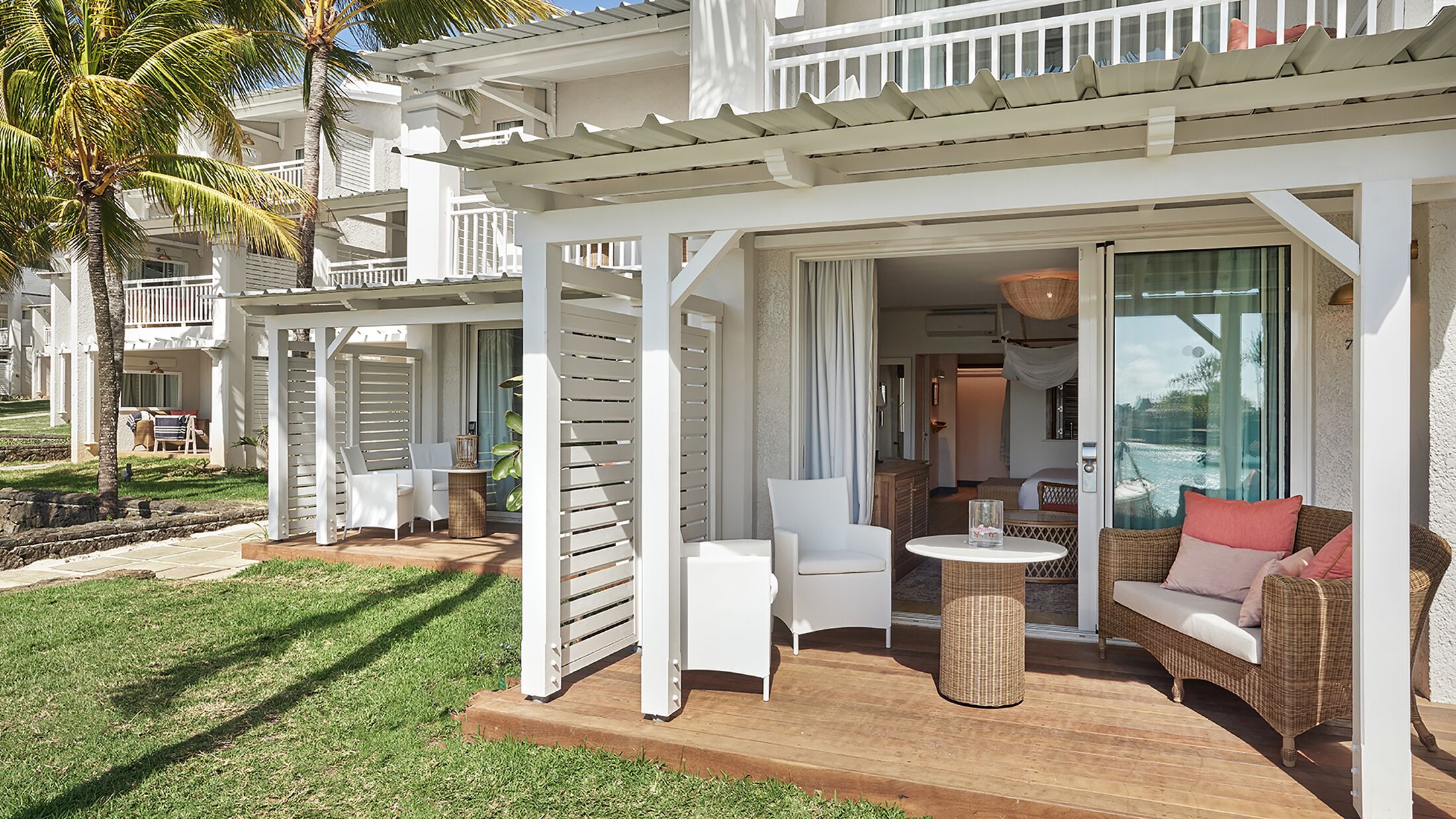 Paradise-Cove-2023-Prestige-Junior-Suite-004-105754-Hybris