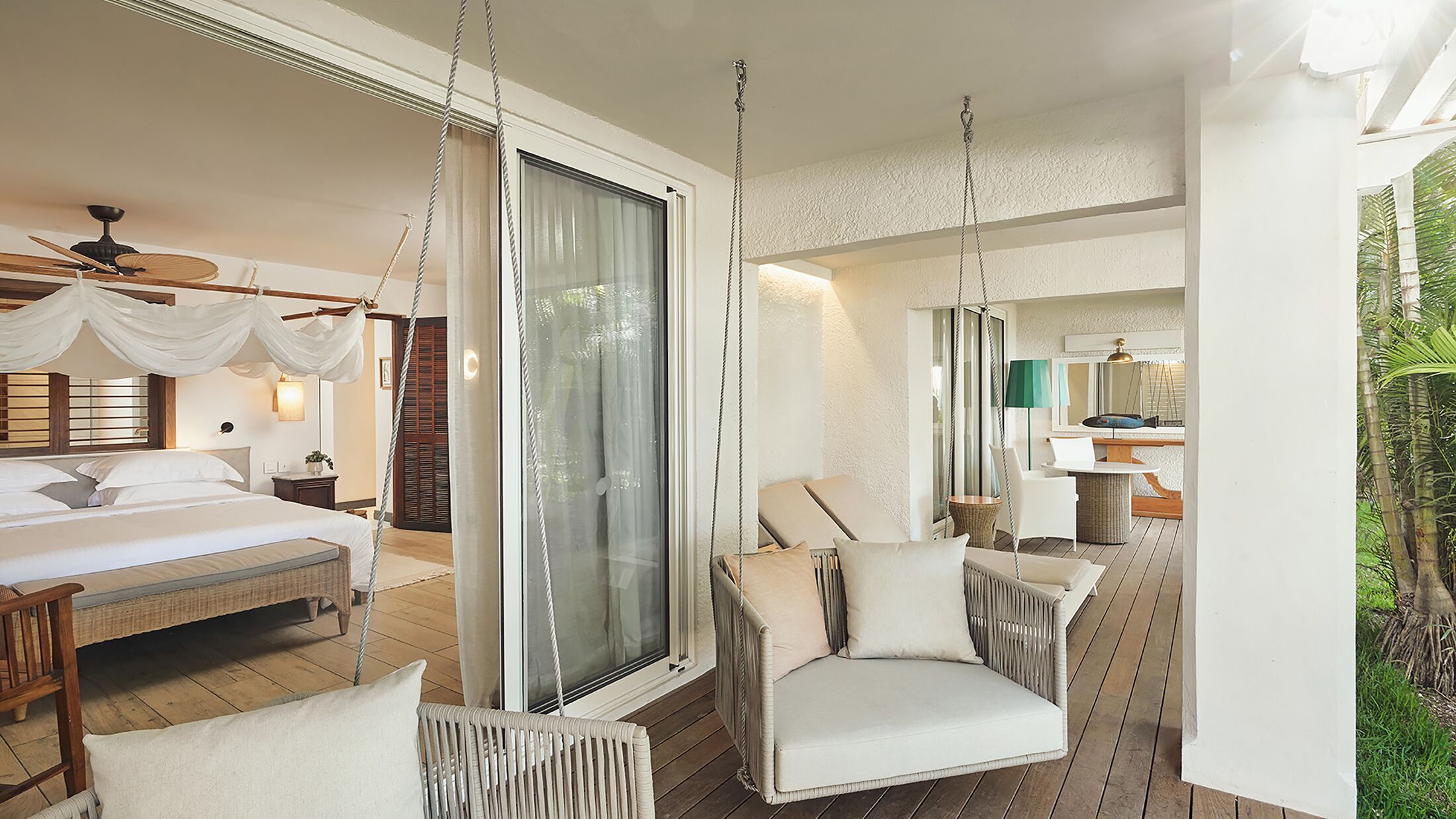 Paradise-Cove-2023-Senior-Suite-003-105754-Hybris